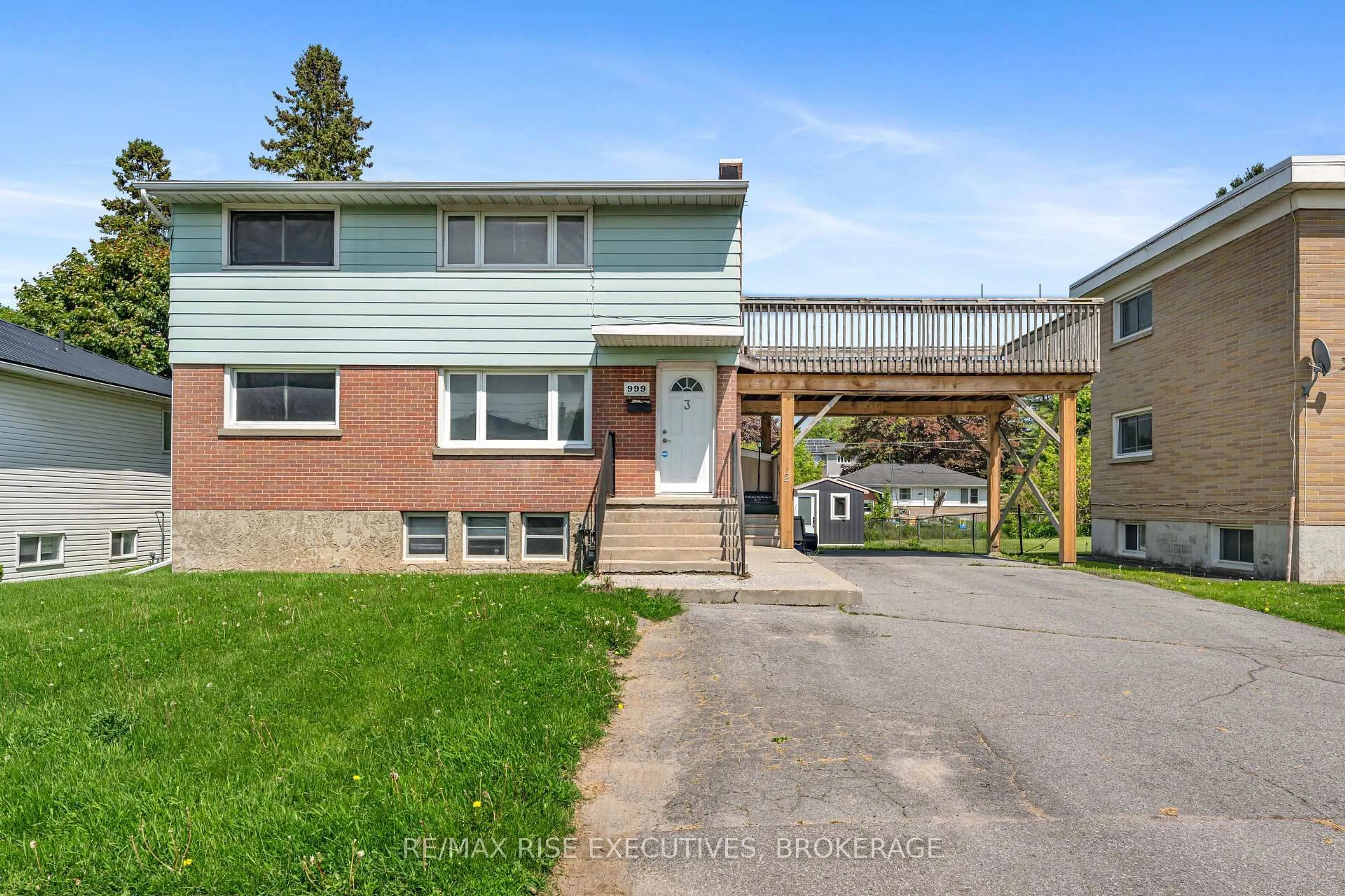 Home with brick exterior material, street for 999 PORTSMOUTH Ave, Kingston Ontario K7M 1X2