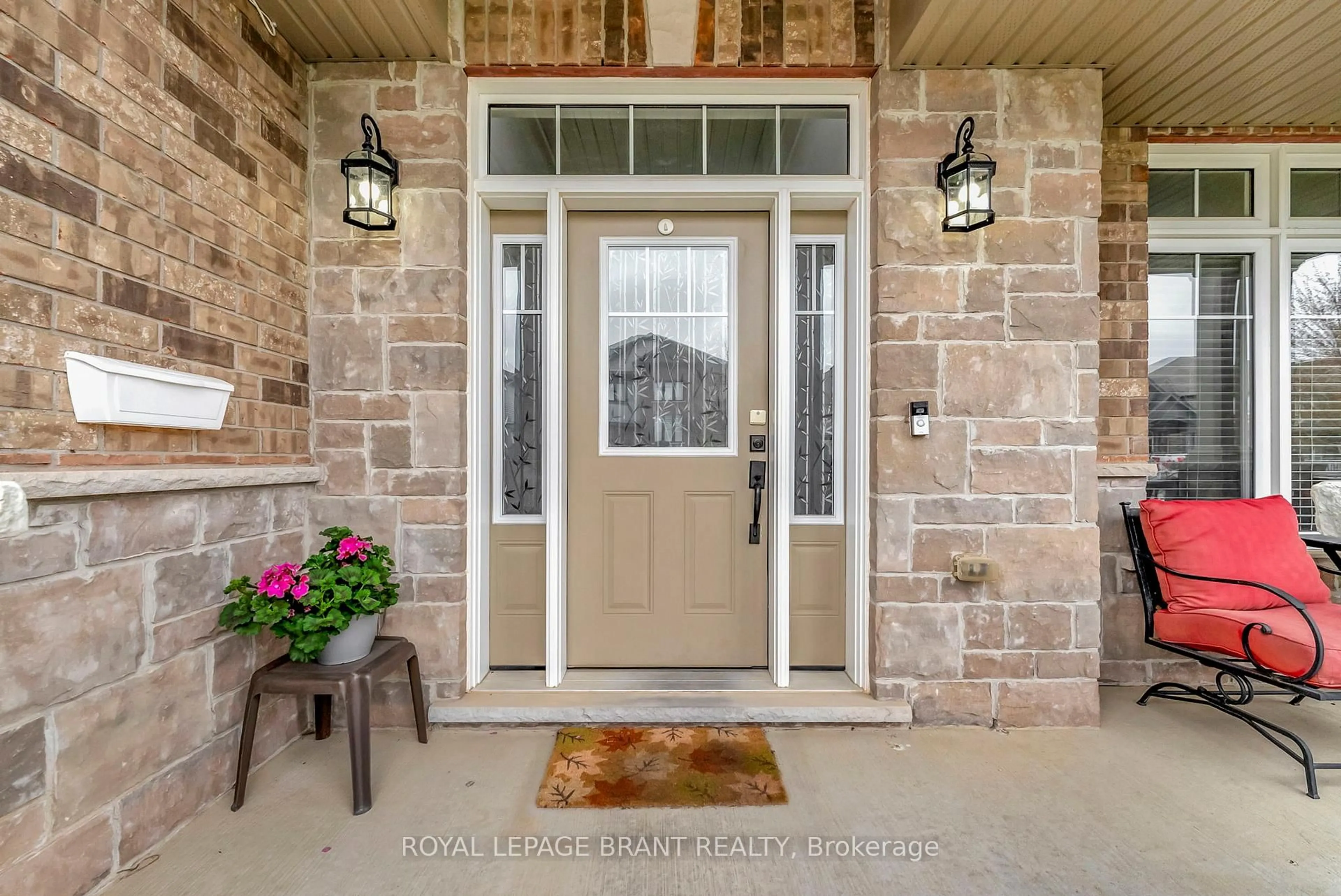 Indoor entryway for 34 Crawford Pl, Brant Ontario N3L 0A7