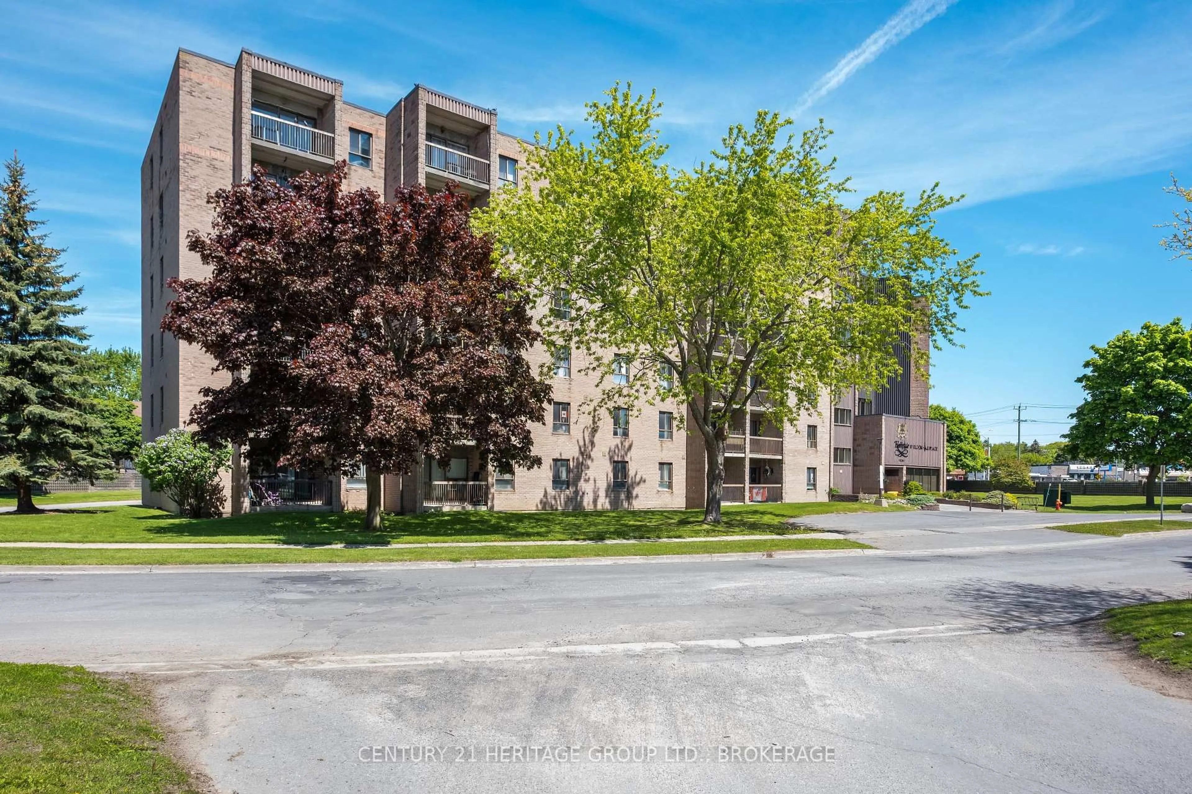 A pic from outside/outdoor area/front of a property/back of a property/a pic from drone, street for 17 ELDON HALL Pl #607, Kingston Ontario K7M 7H5