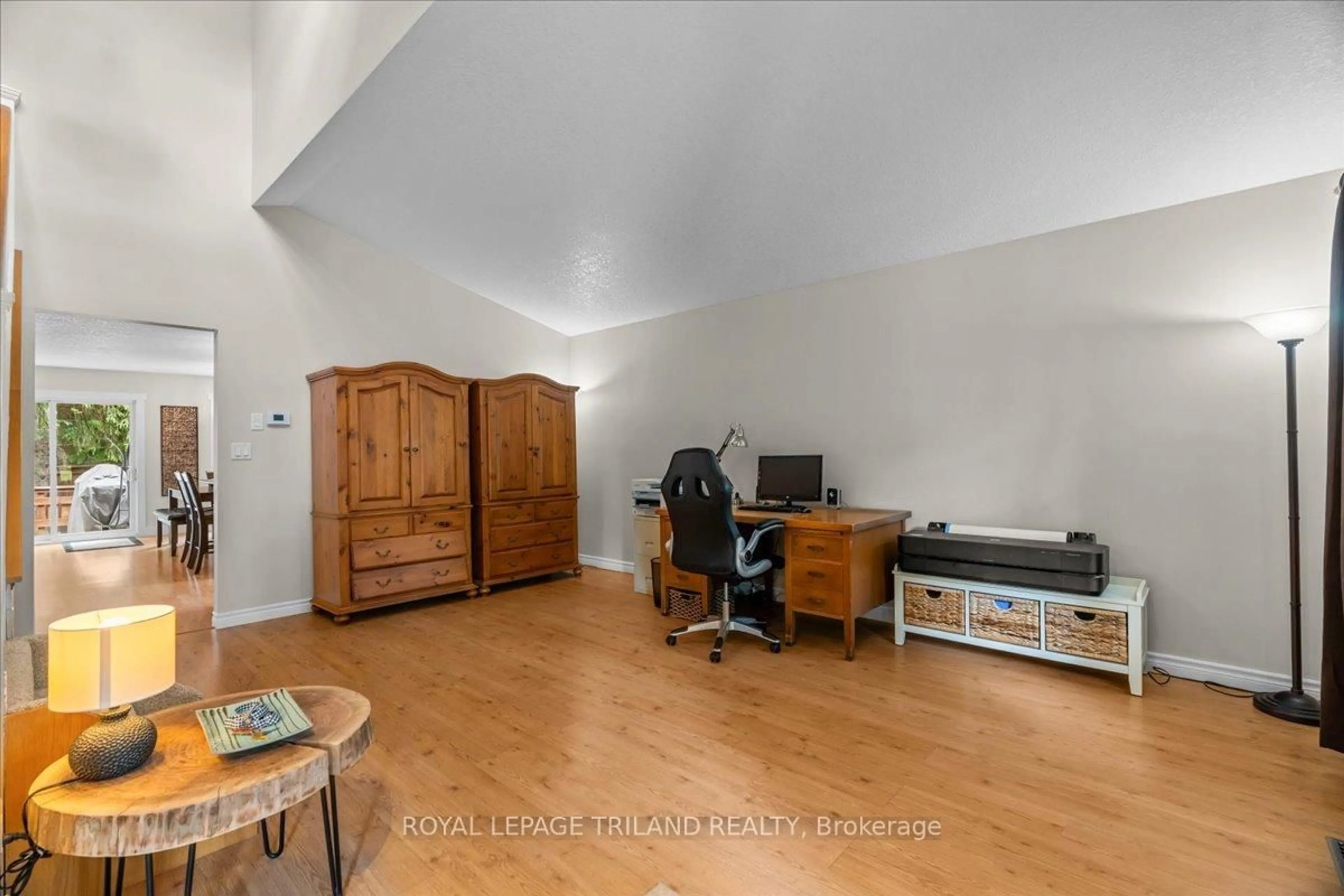 A pic of a room for 215 Deruiter Dr, Strathroy-Caradoc Ontario N7G 4A6