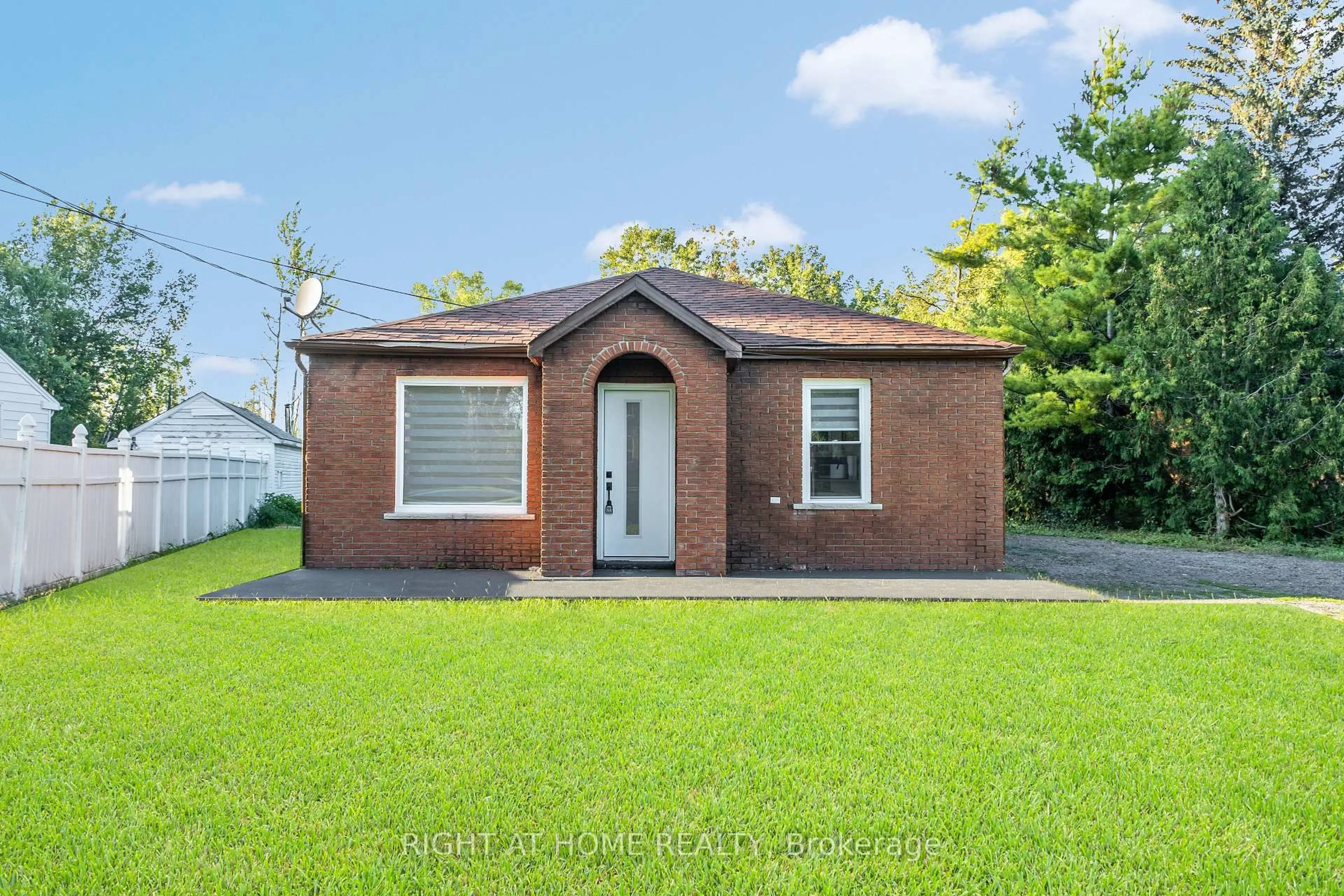 Home with brick exterior material, street for 364 Bridge St, Belleville Ontario K8N 4Z2