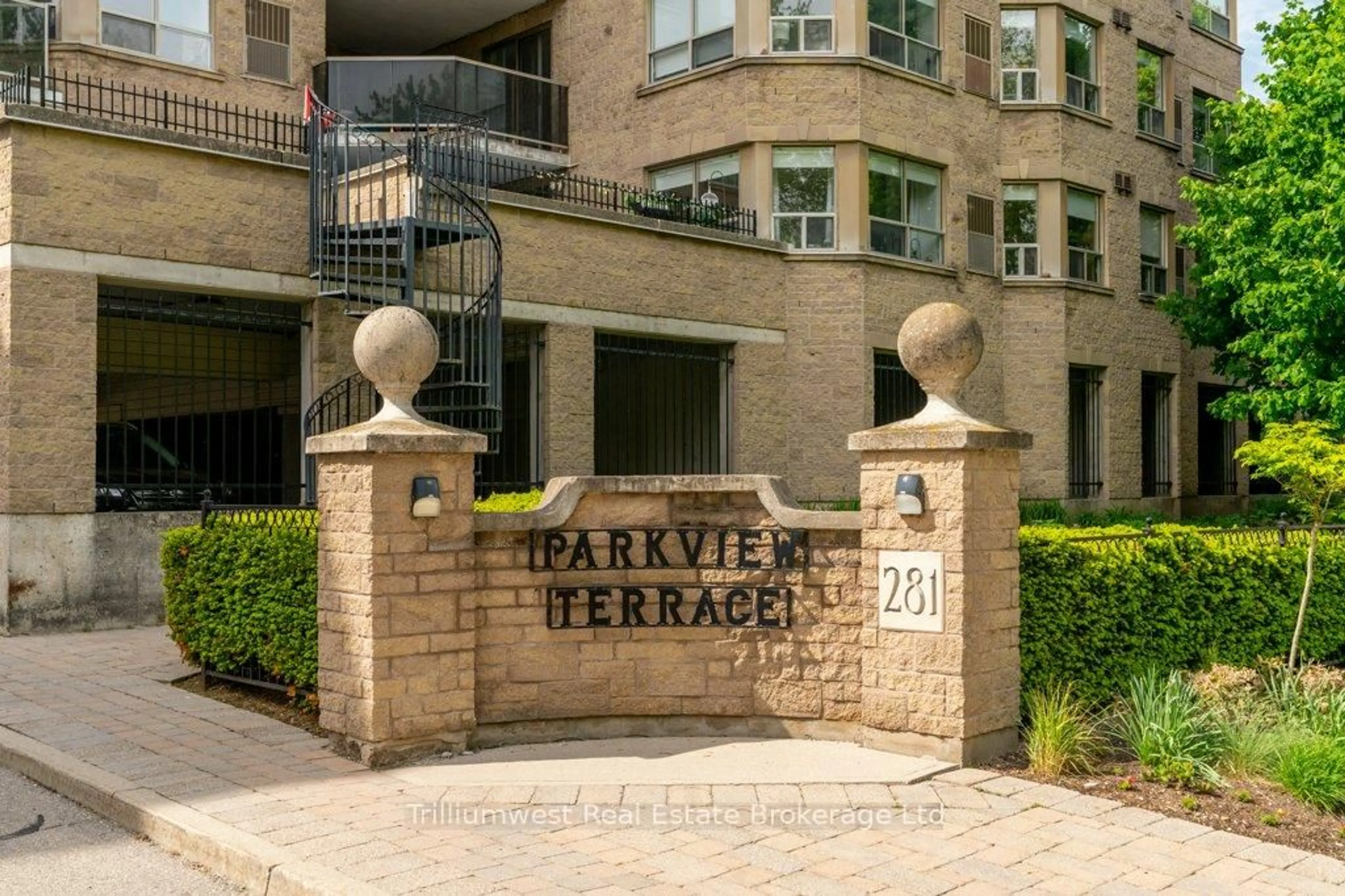 Indoor foyer for 281 Bristol St #203, Guelph Ontario N1H 8J3