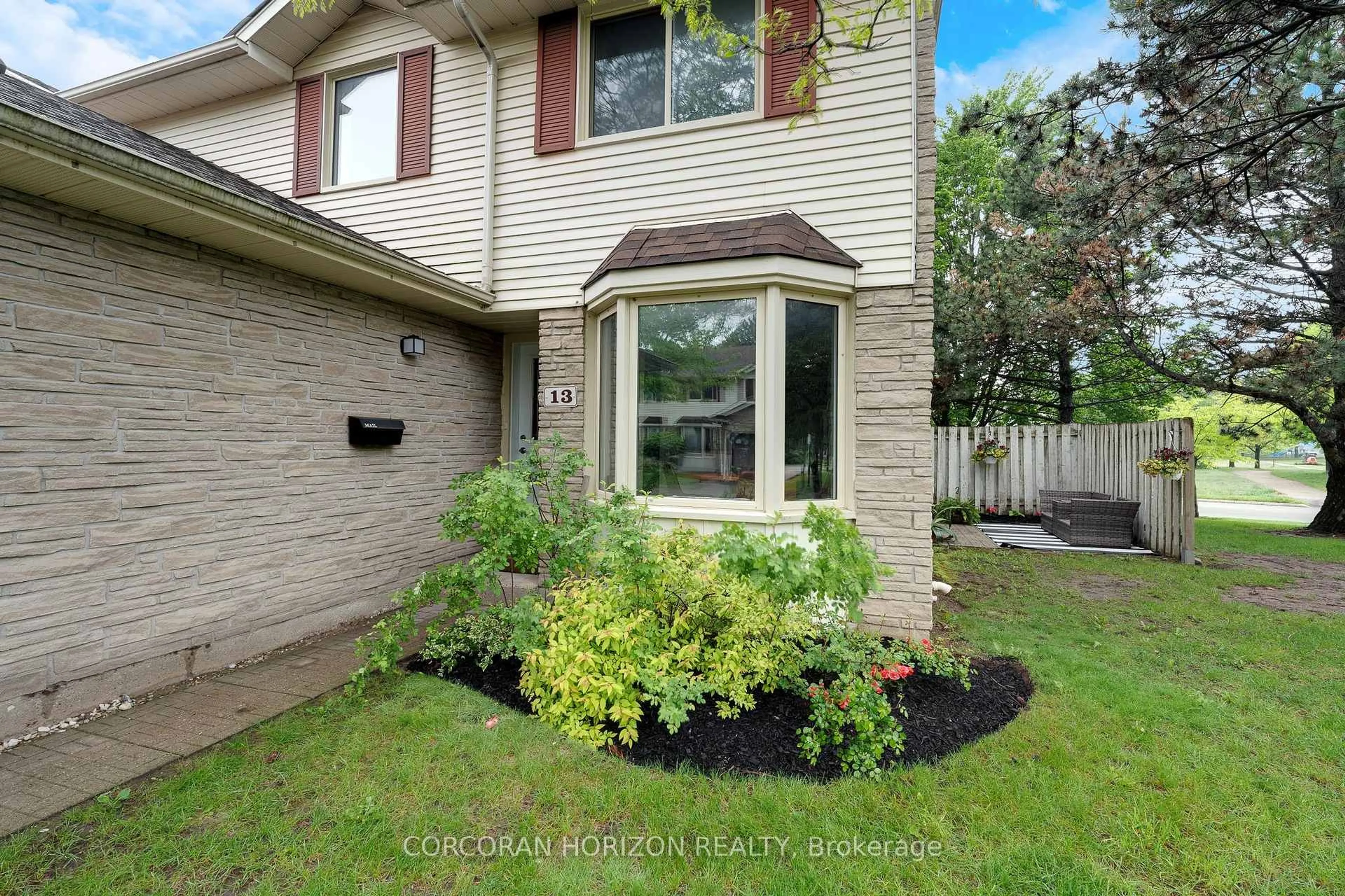 Home with brick exterior material, street for 476 Kingscourt Dr #13, Waterloo Ontario N2K 3R3
