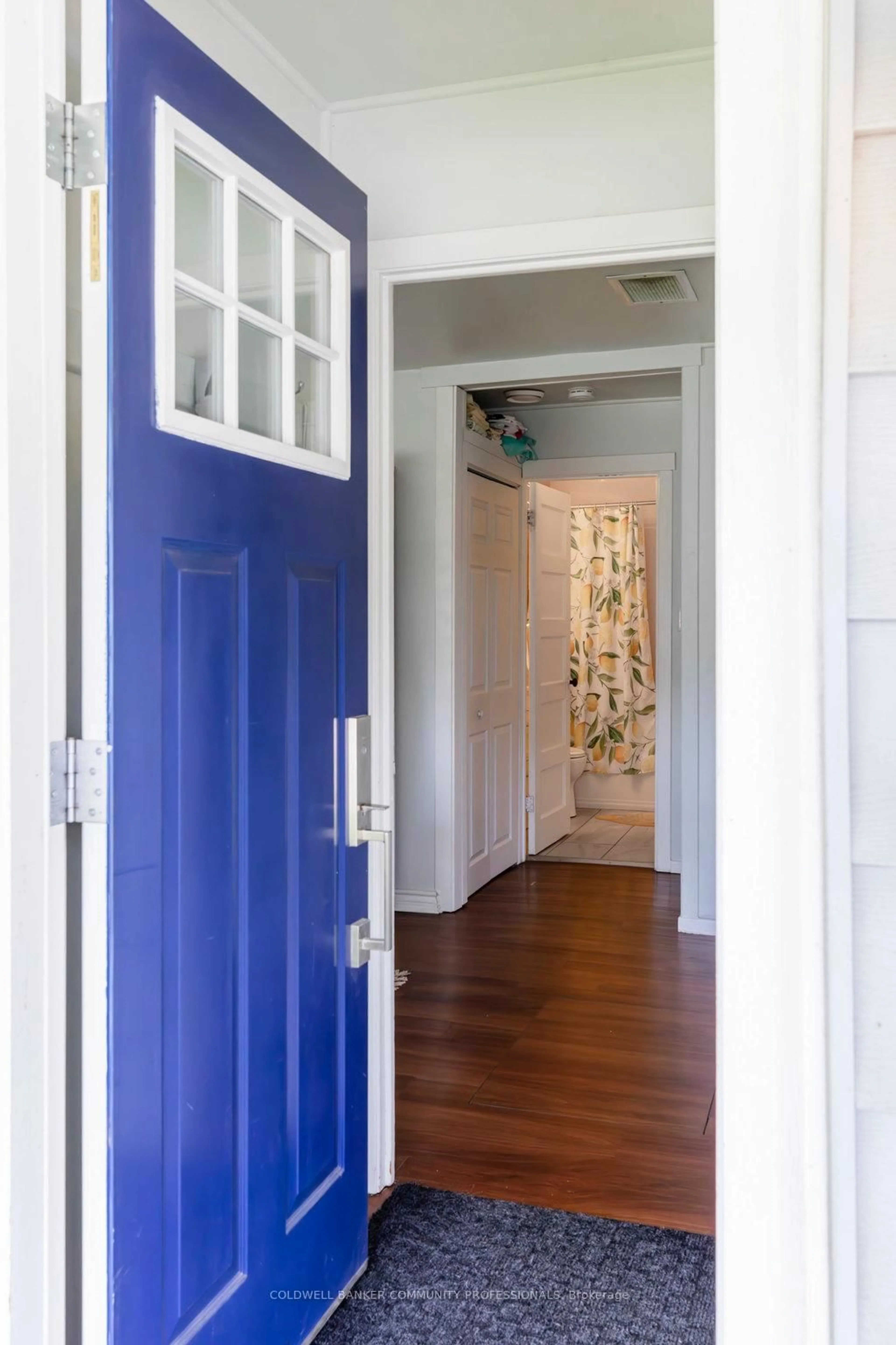 Indoor entryway for 77 East 31st St, Hamilton Ontario L8V 3N9