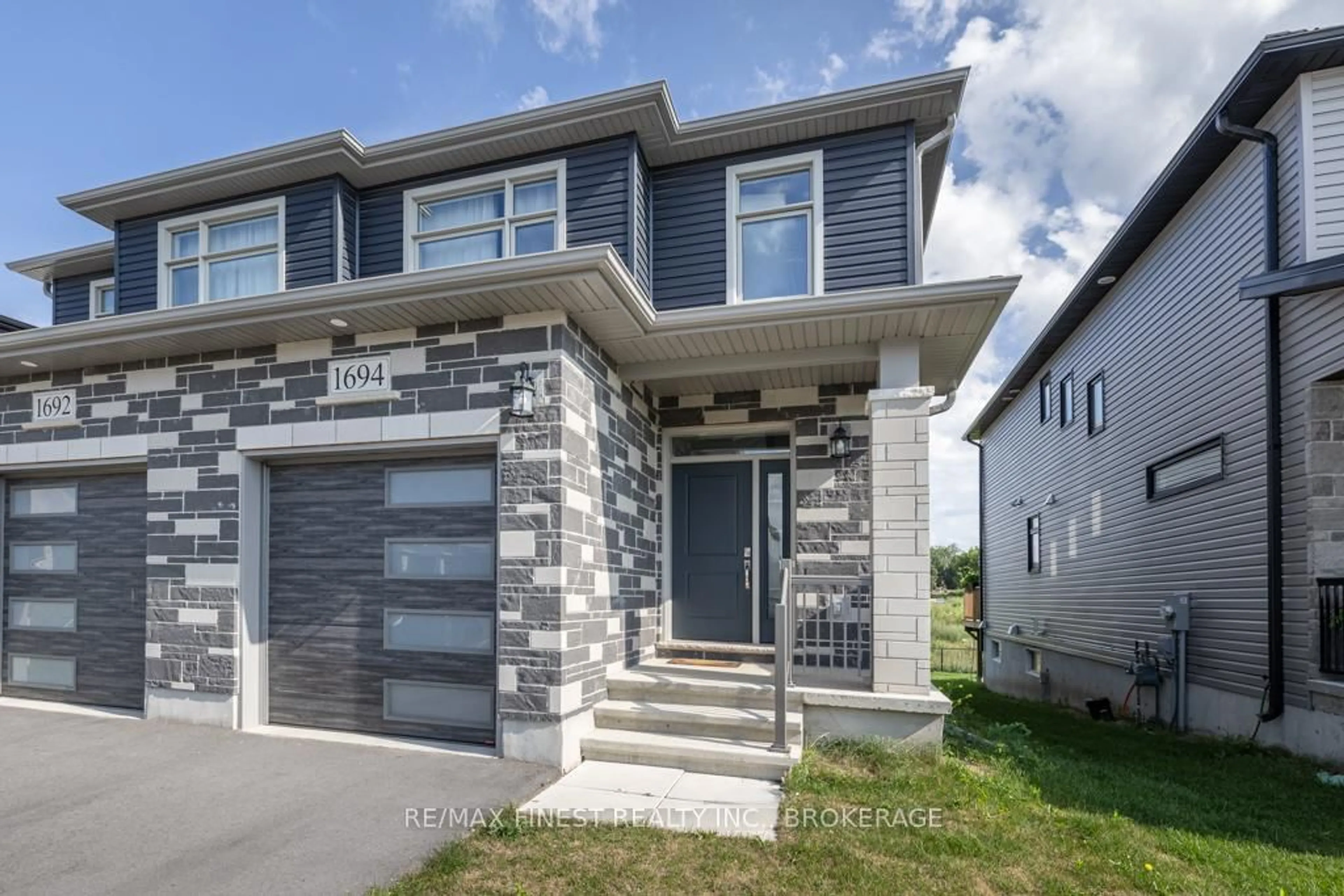 Home with vinyl exterior material, street for 1694 Brookedayle Ave, Kingston Ontario K7P 0T1
