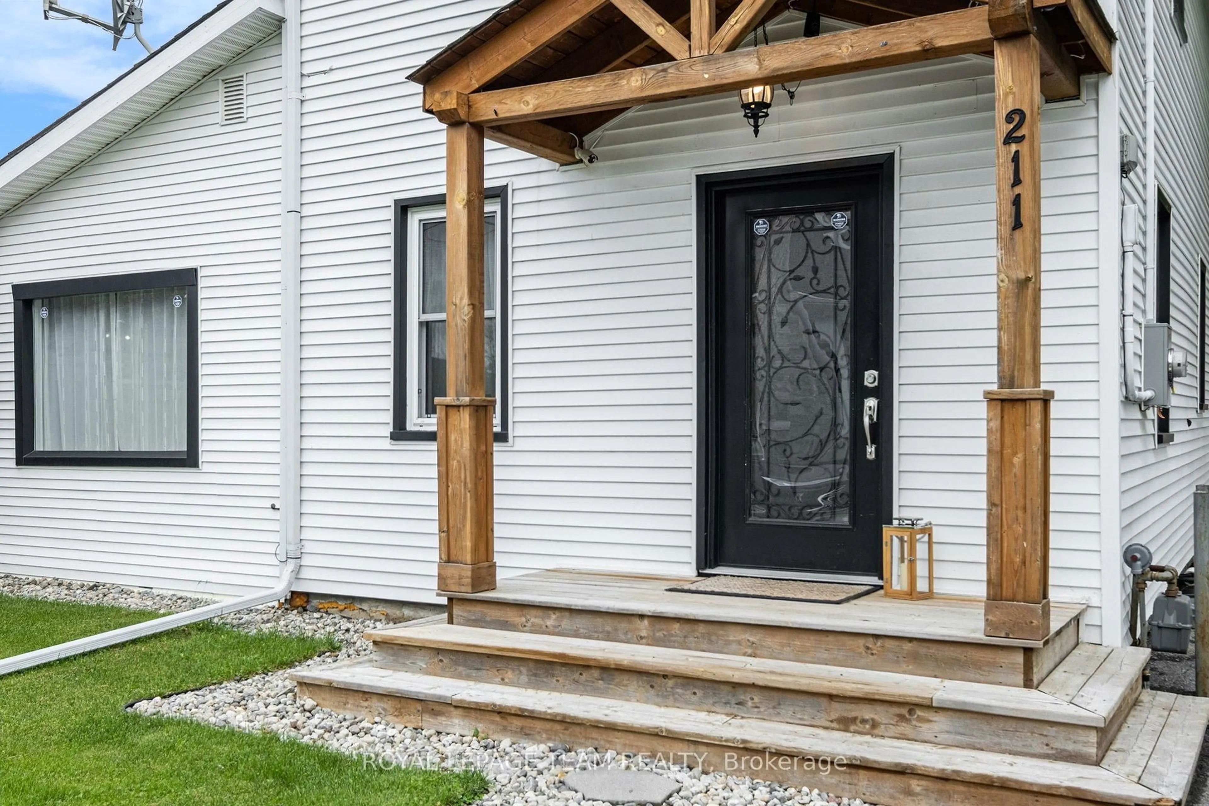 Unknown for 211 Drummond St, Merrickville-Wolford Ontario K0G 1N0