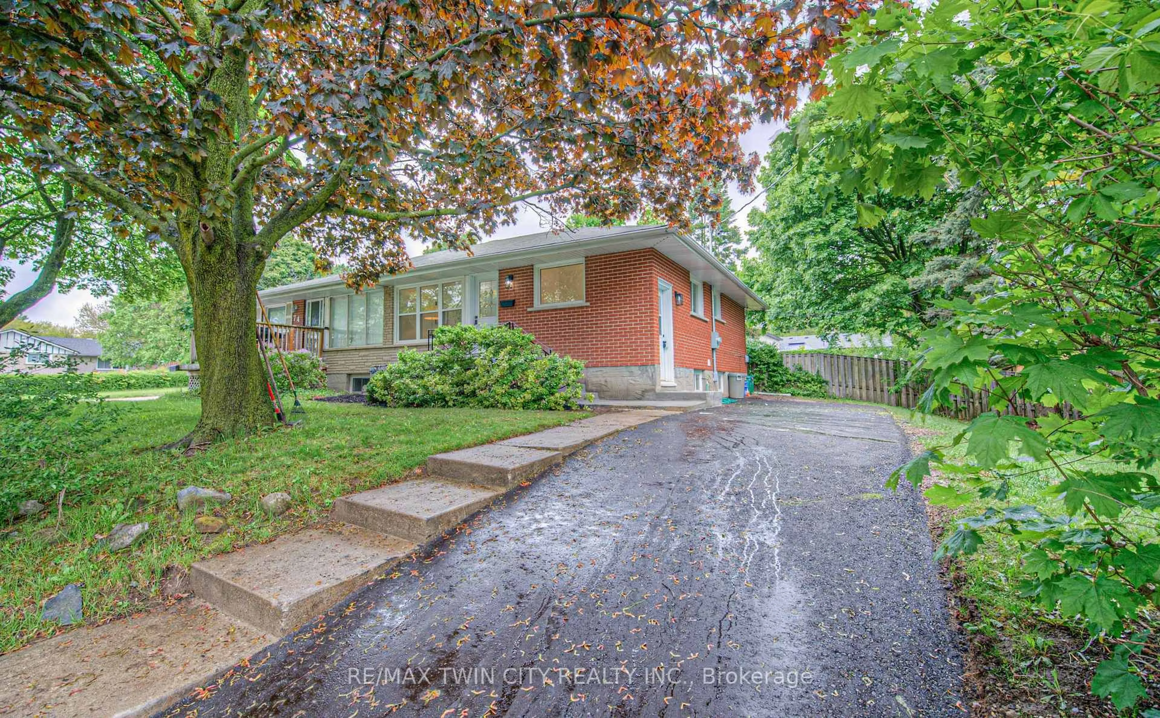 Unknown for 76 Ravine Dr, Cambridge Ontario N1R 2W8