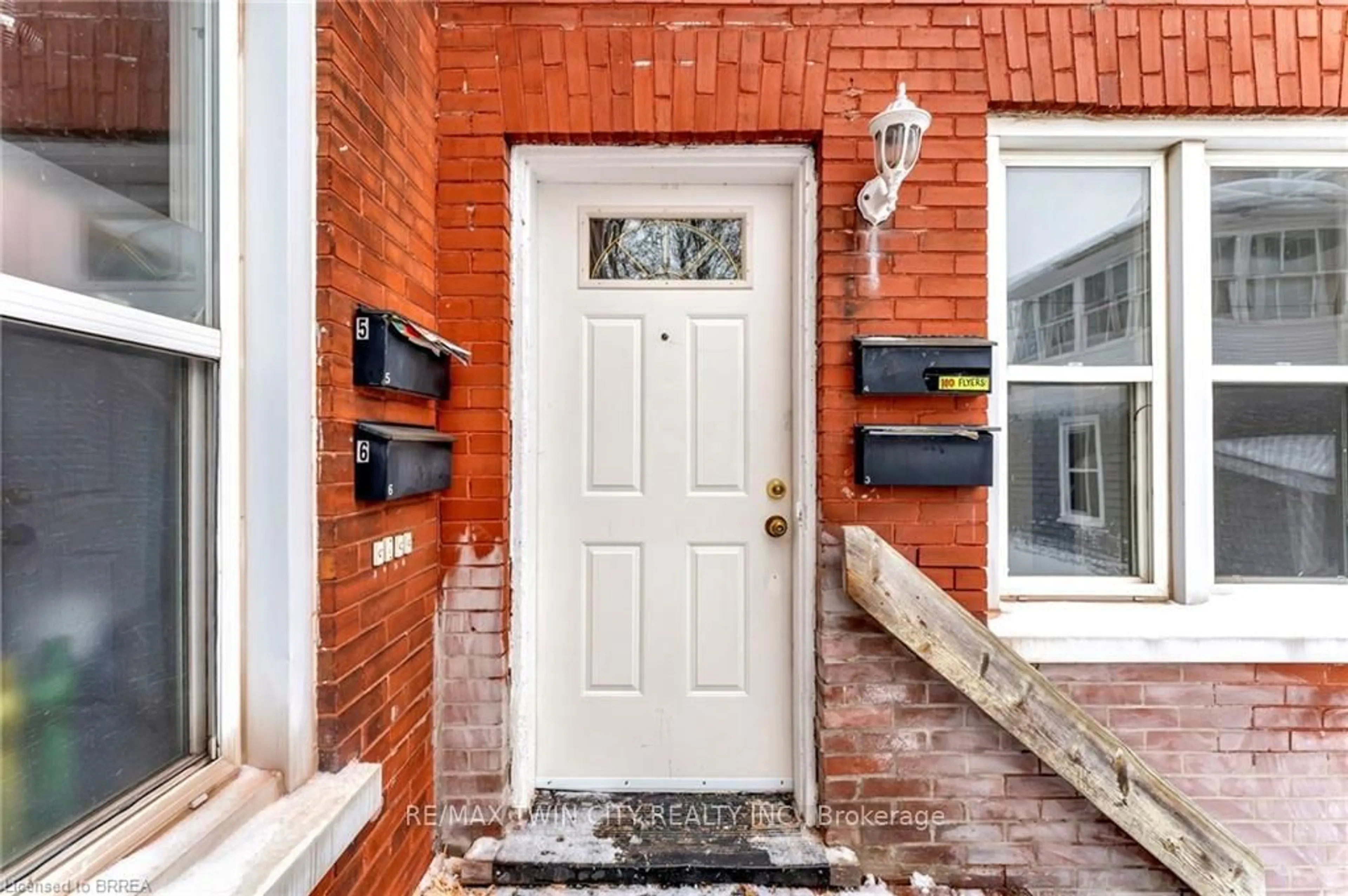 Unknown for 14-20 Brubacher St, Kitchener Ontario N2H 2V9