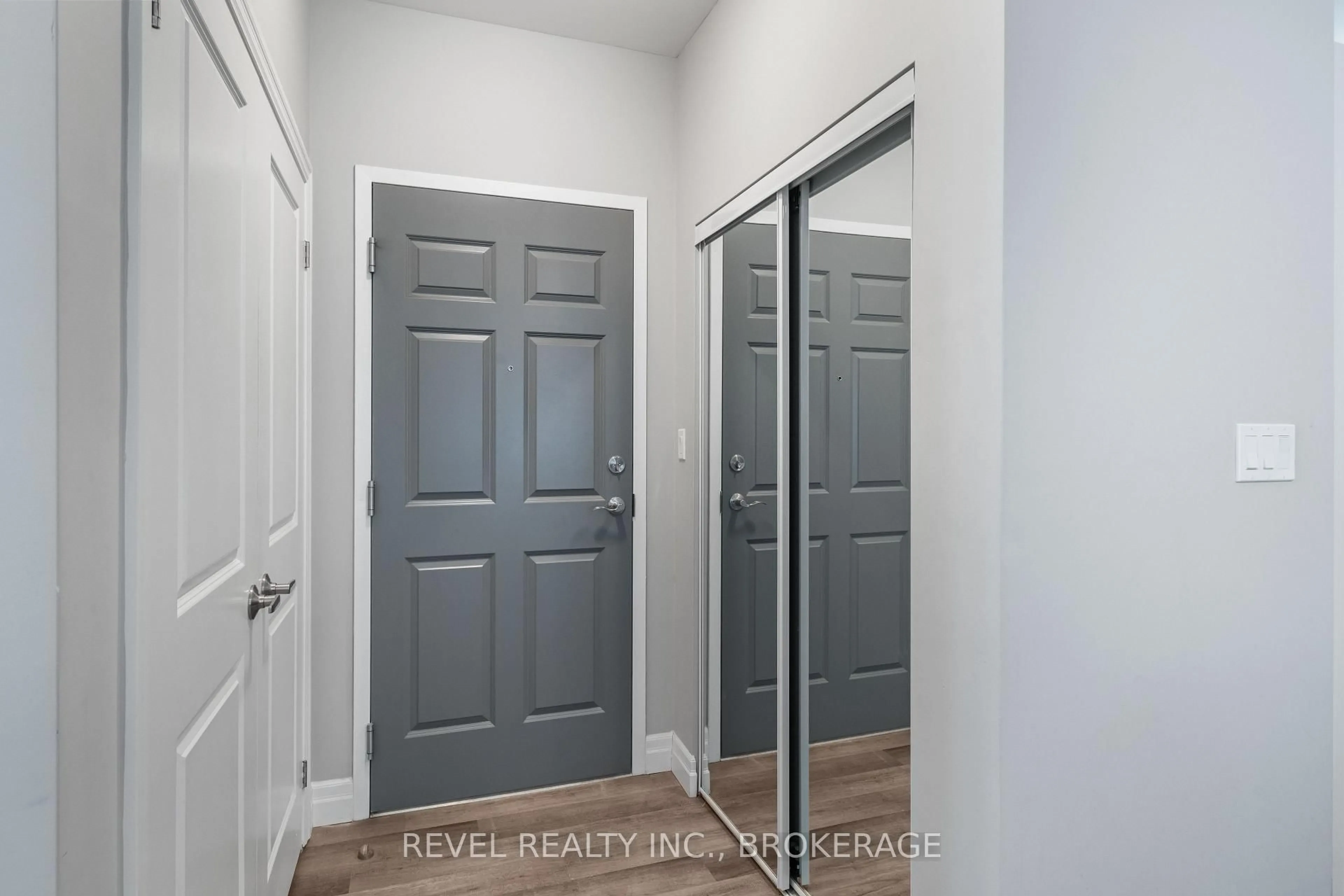 Indoor entryway for 501 Frontenac St #117, Kingston Ontario K7K 4L9