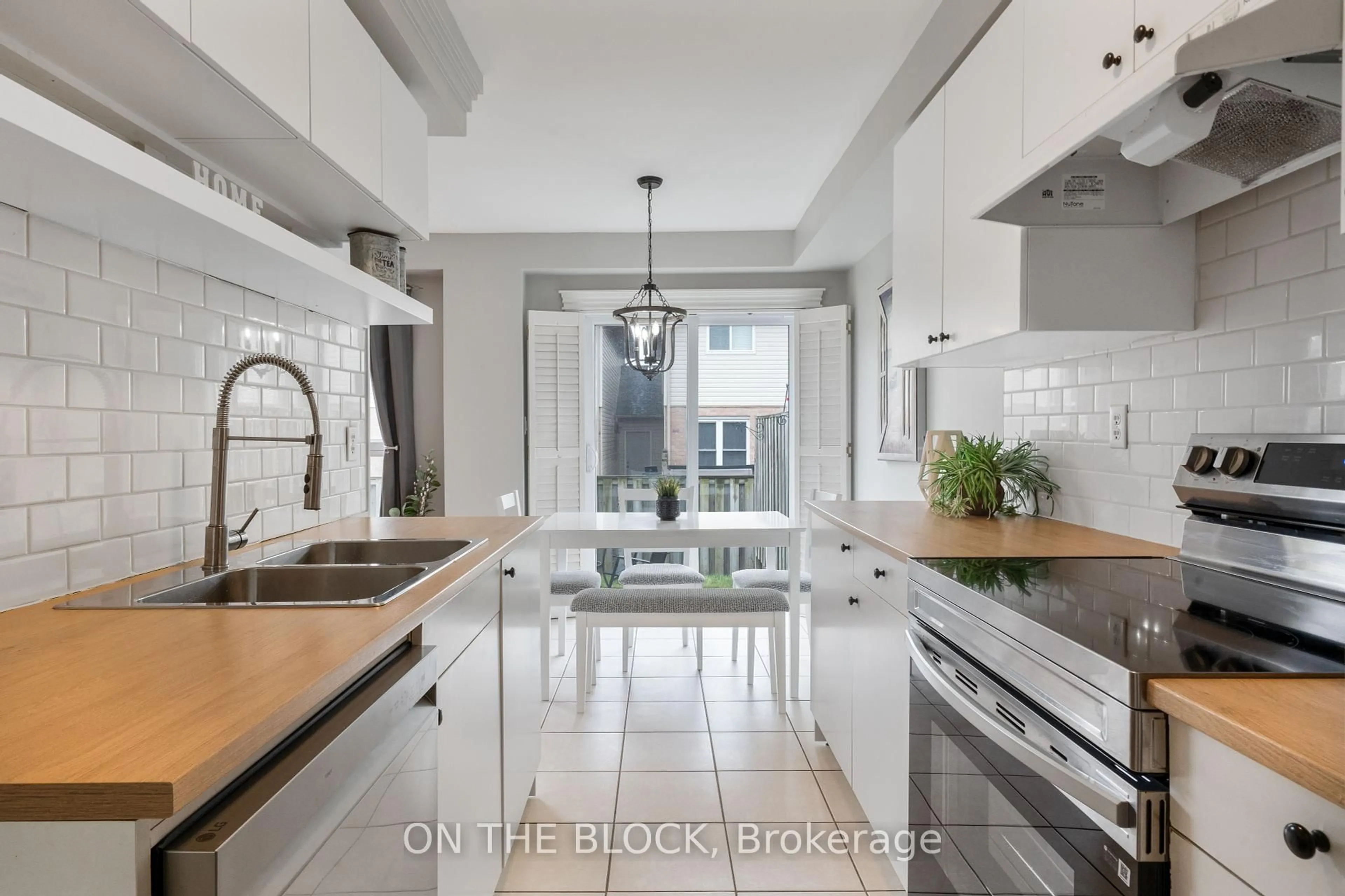 Open concept kitchen, ceramic/tile floor for 485 Green Rd #39, Hamilton Ontario L8E 6A8