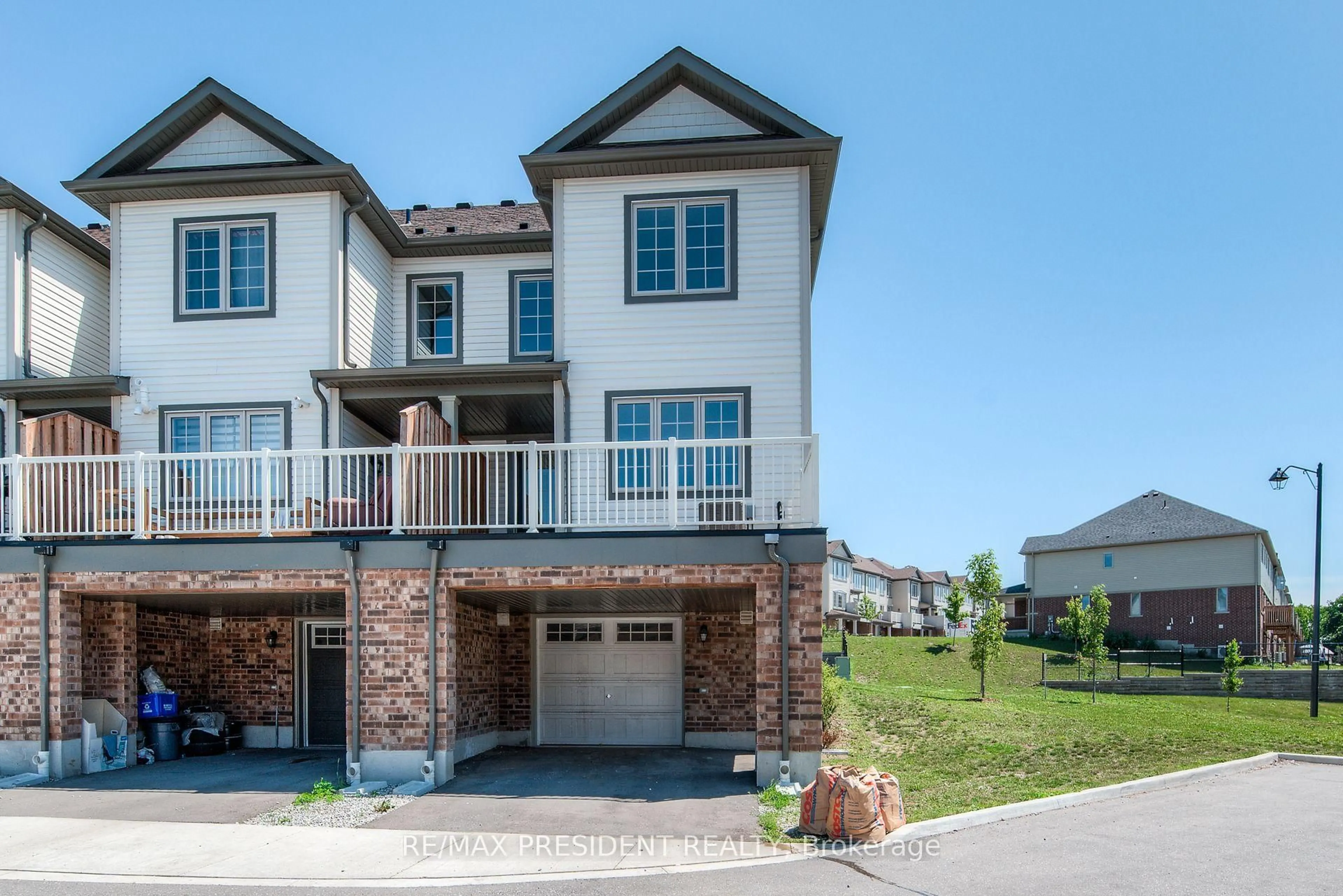 Home with brick exterior material, unknown for 770 Linden Dr, Cambridge Ontario N3H 0E3
