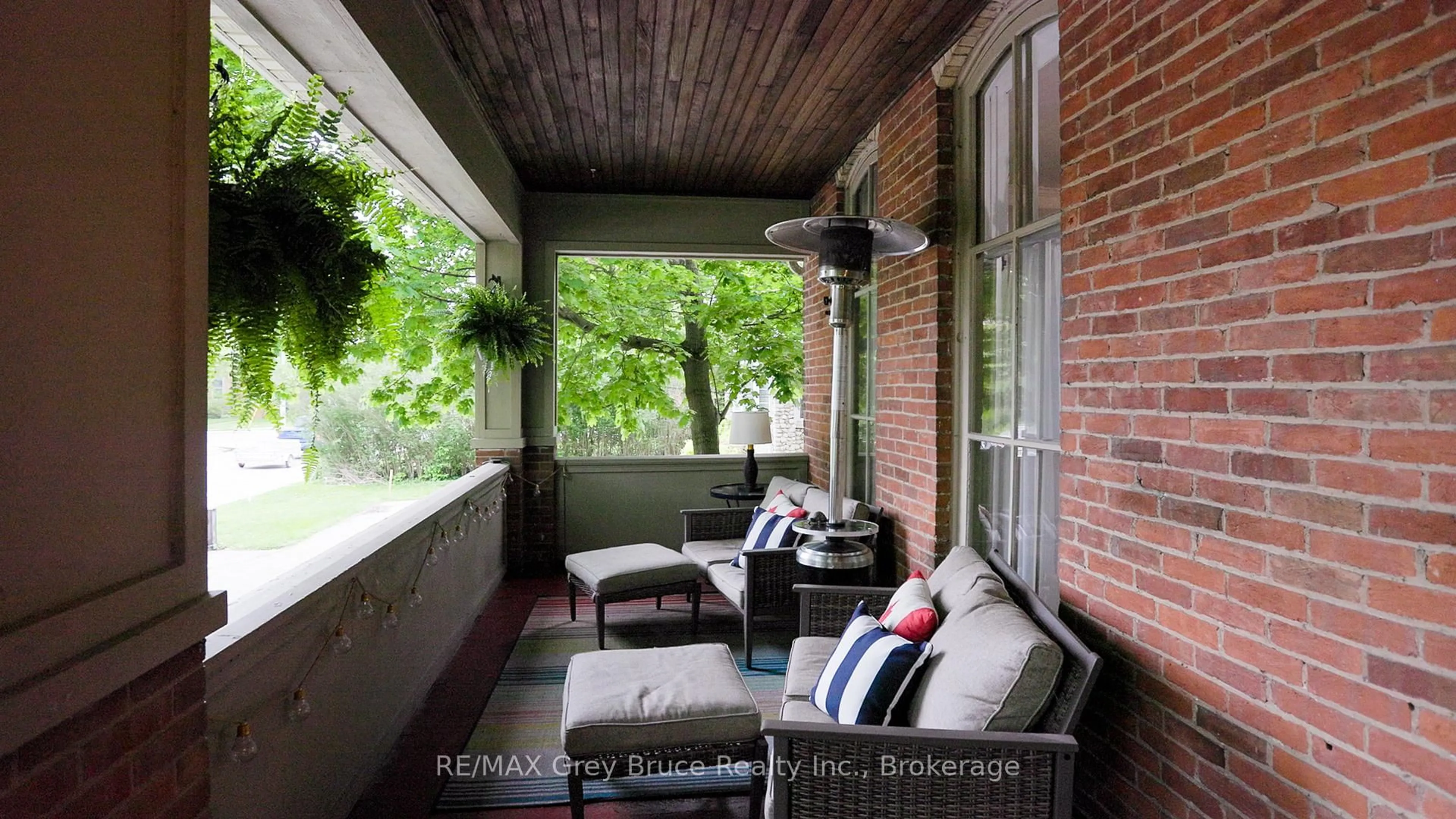Patio, street for 922 3rd Ave, Owen Sound Ontario N4K 4P6