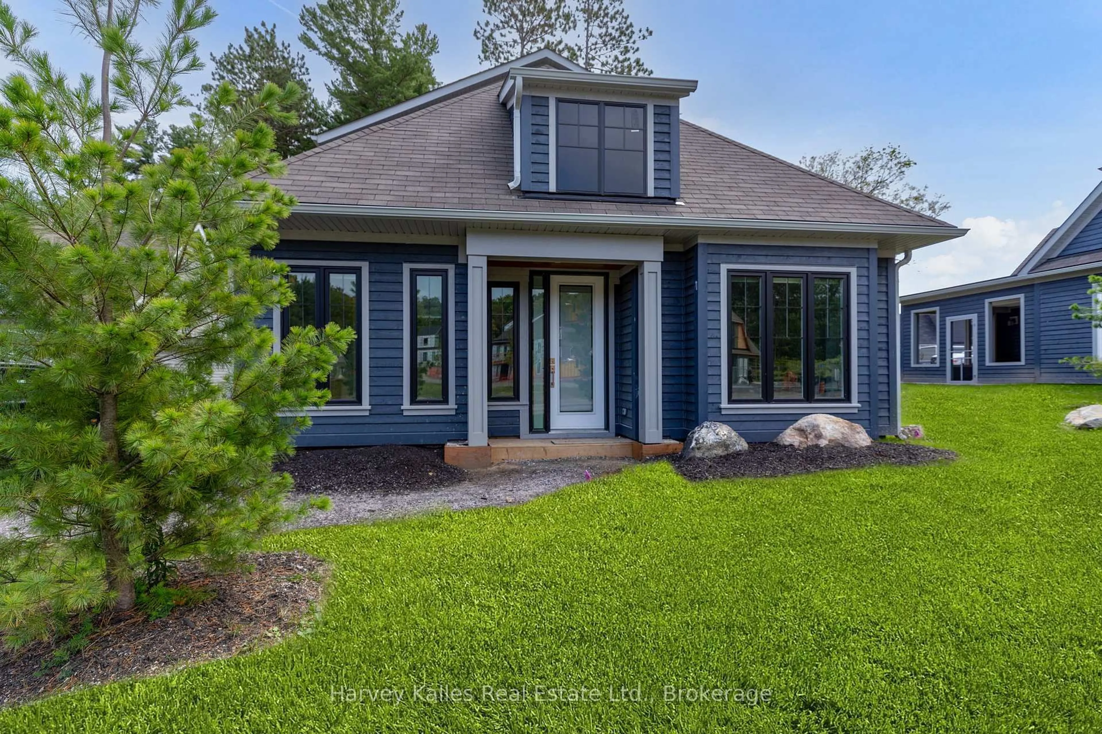 Home with vinyl exterior material, water/lake/river/ocean view for 2054 PENINSULA Rd #13, Muskoka Lakes Ontario P0B 1G0