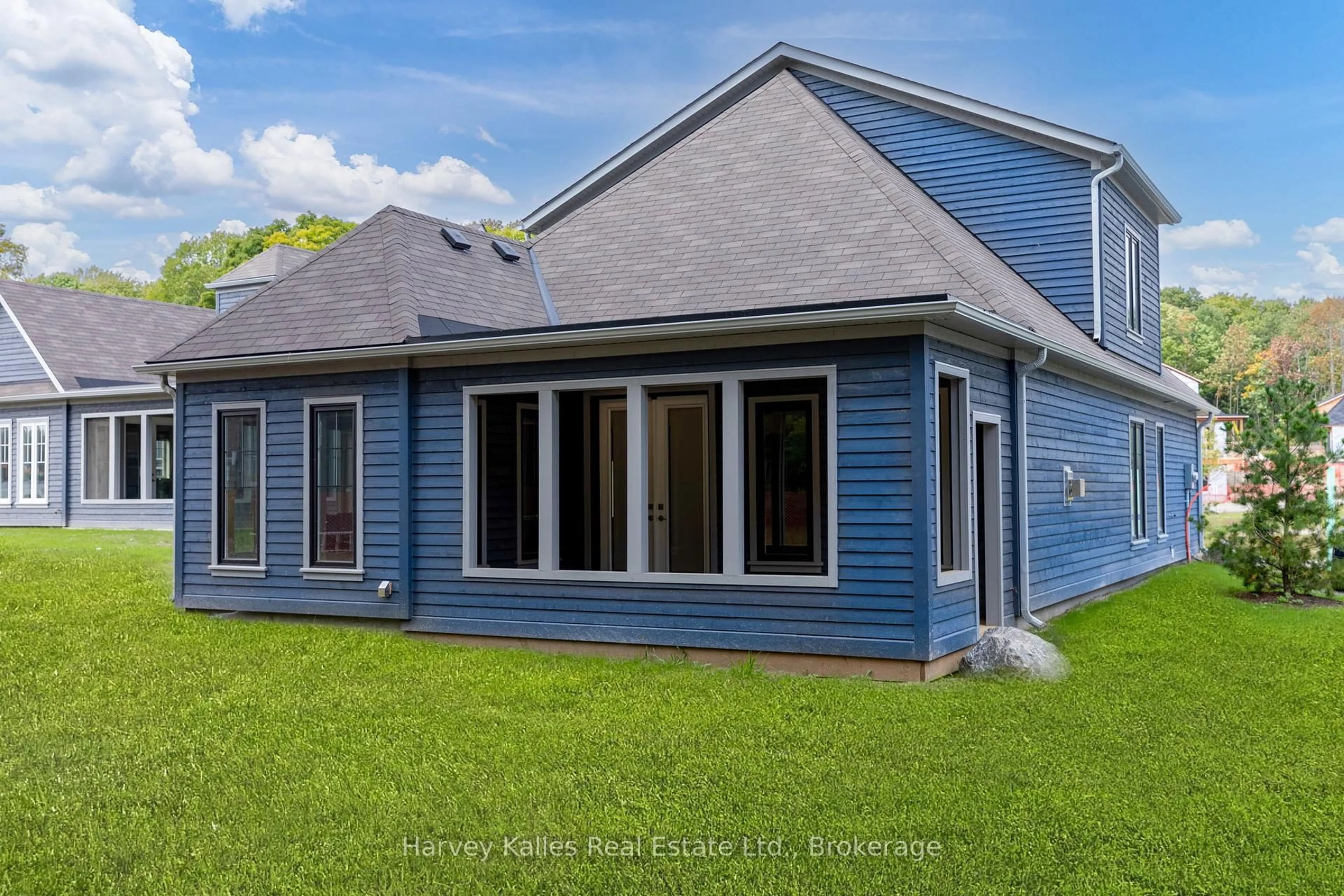 Home with vinyl exterior material, unknown for 2054 PENINSULA Rd #13, Muskoka Lakes Ontario P0B 1G0