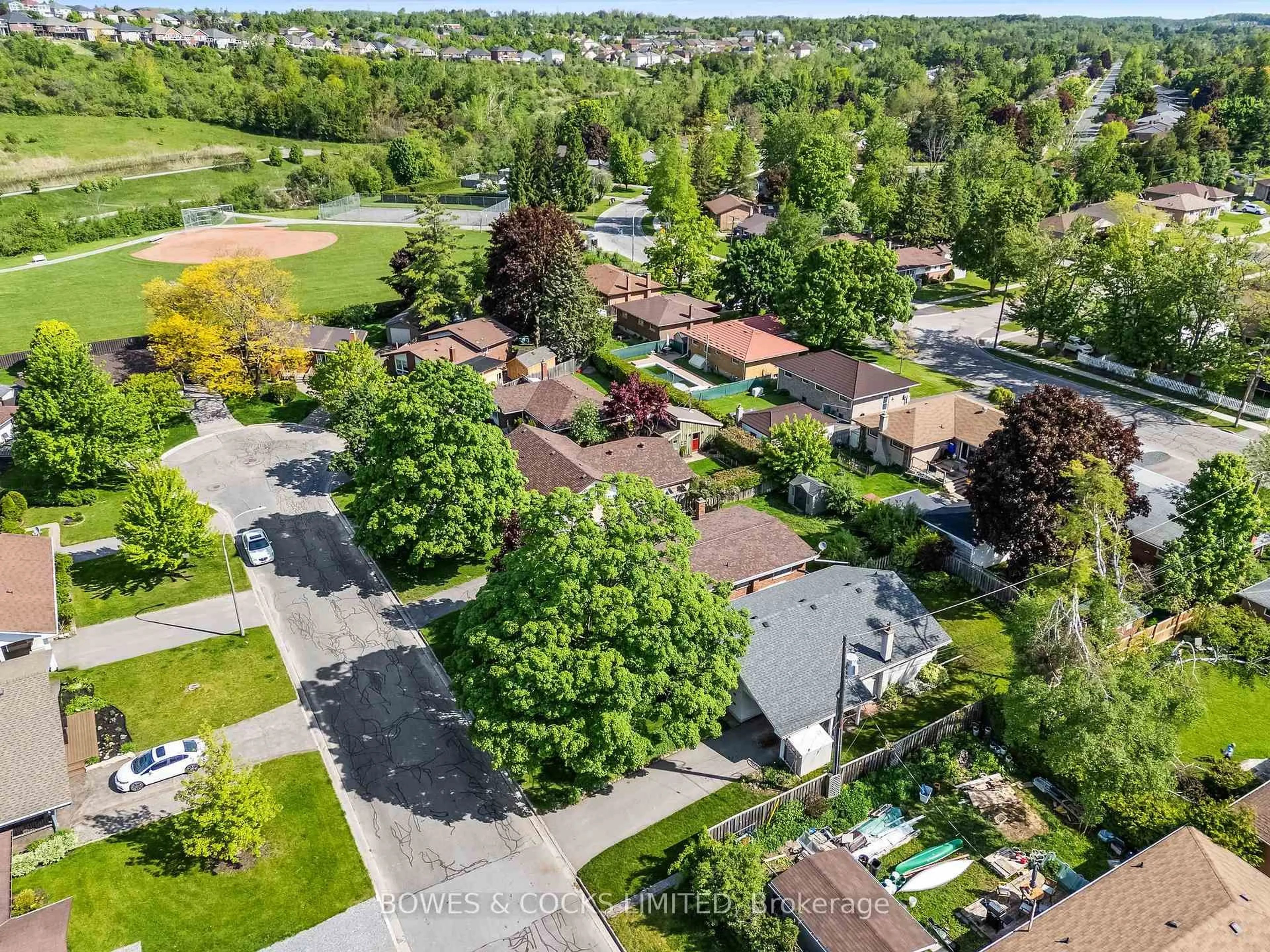 A pic from outside/outdoor area/front of a property/back of a property/a pic from drone, street for 306 Lee St, Peterborough North Ontario K9H 5P4