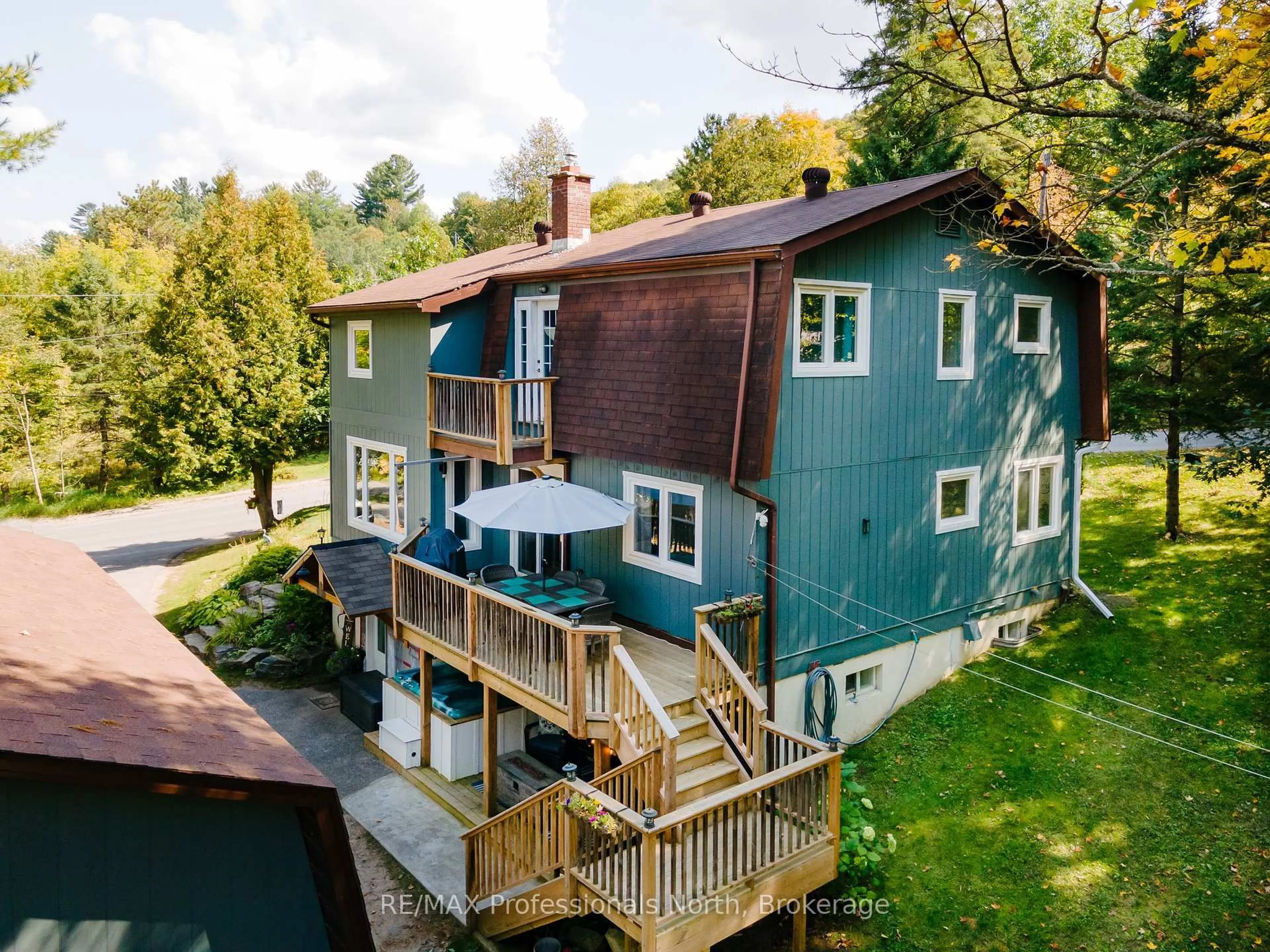A pic from outside/outdoor area/front of a property/back of a property/a pic from drone, unknown for 560 Mountain St, Dysart et al Ontario K0M 1S0