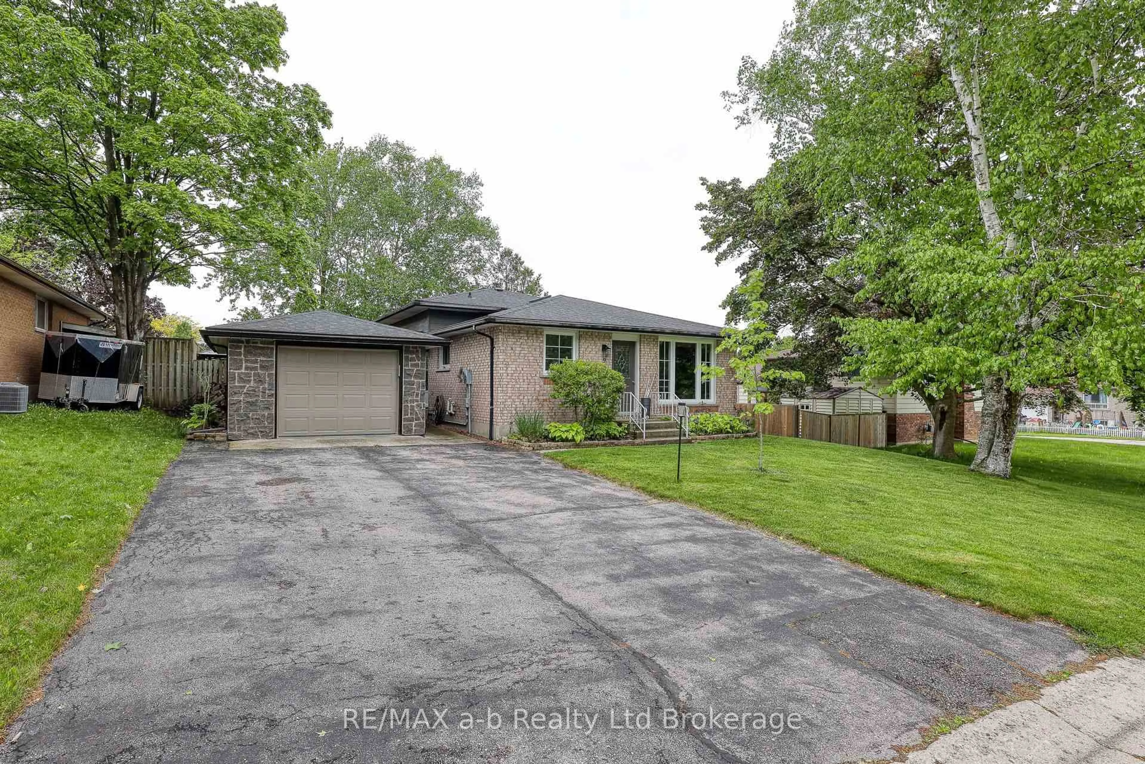 Home with brick exterior material, street for 9 Grenville St, Ingersoll Ontario N5C 3N4