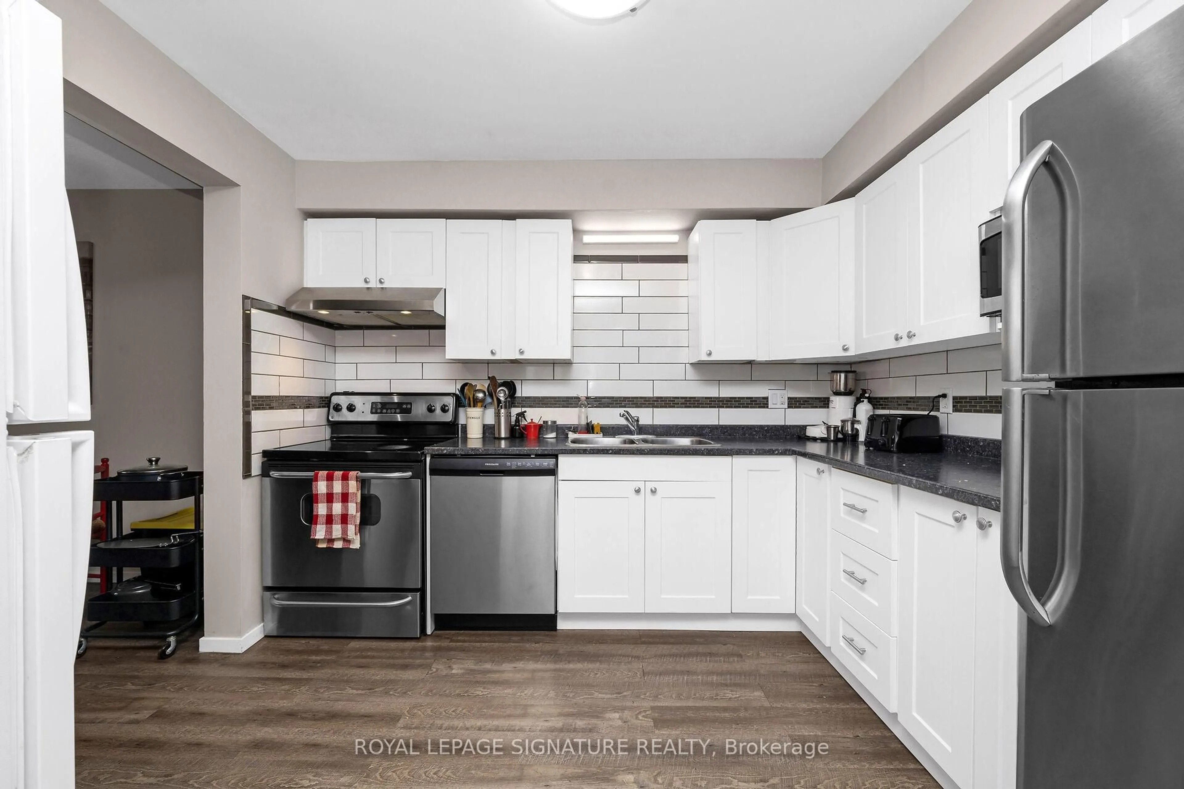 Standard kitchen, unknown for 1055 Gordon St #4, Guelph Ontario N1G 4X9