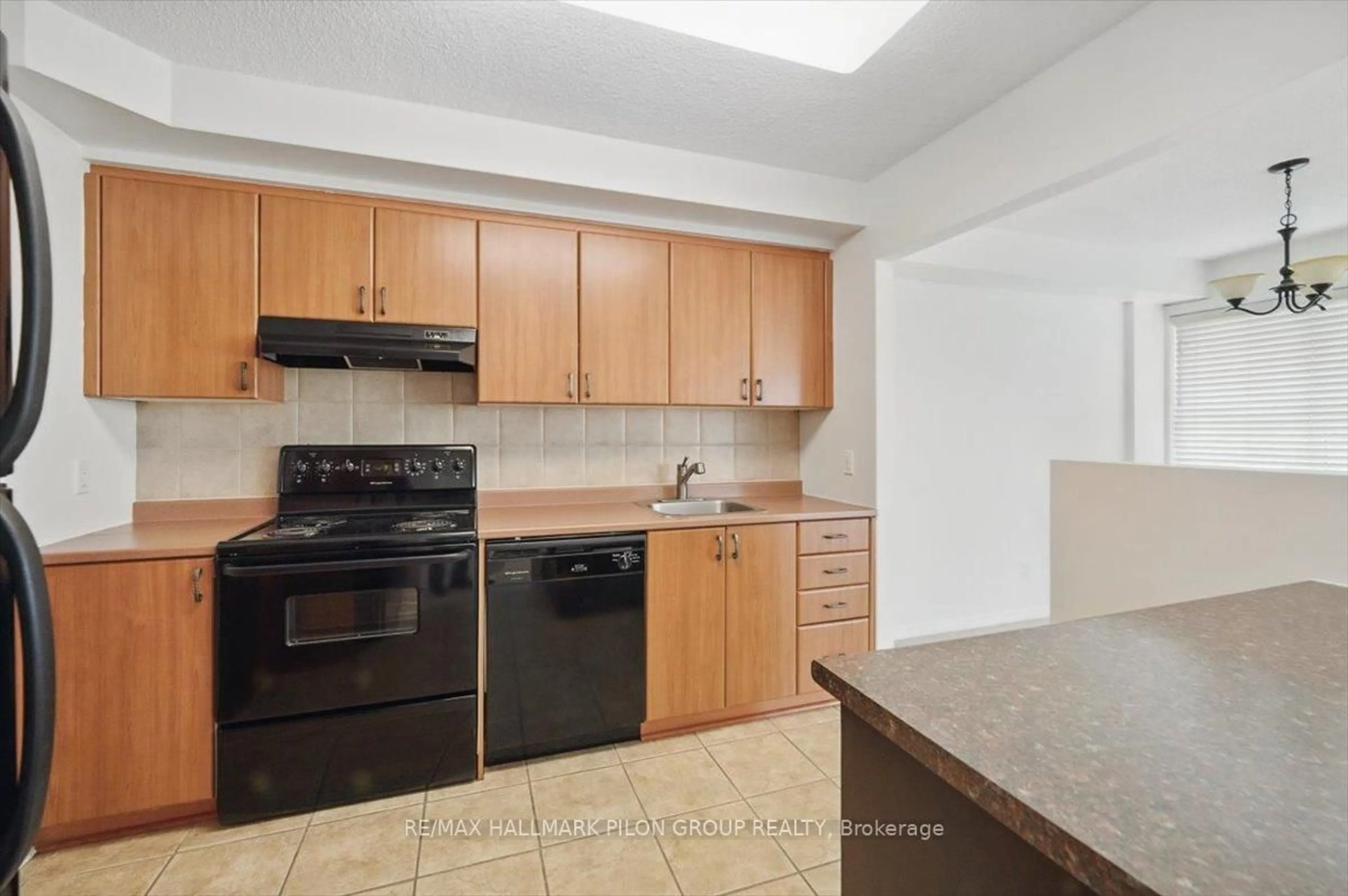 Standard kitchen, unknown for 225 Alvin Rd #613, Ottawa Ontario K1K 4H6