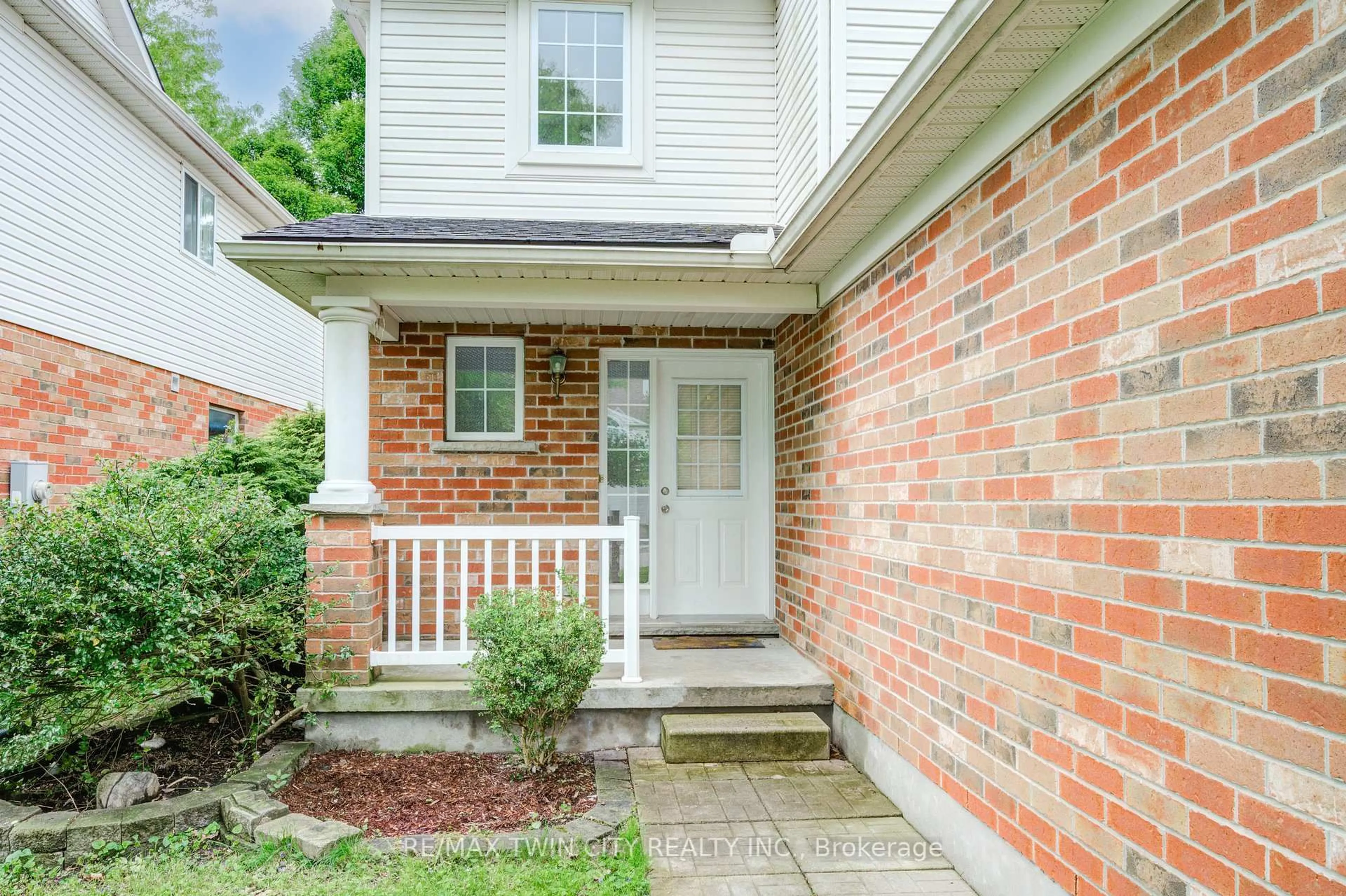 Unknown for 713 Silversmith St, London North Ontario N6H 5R7