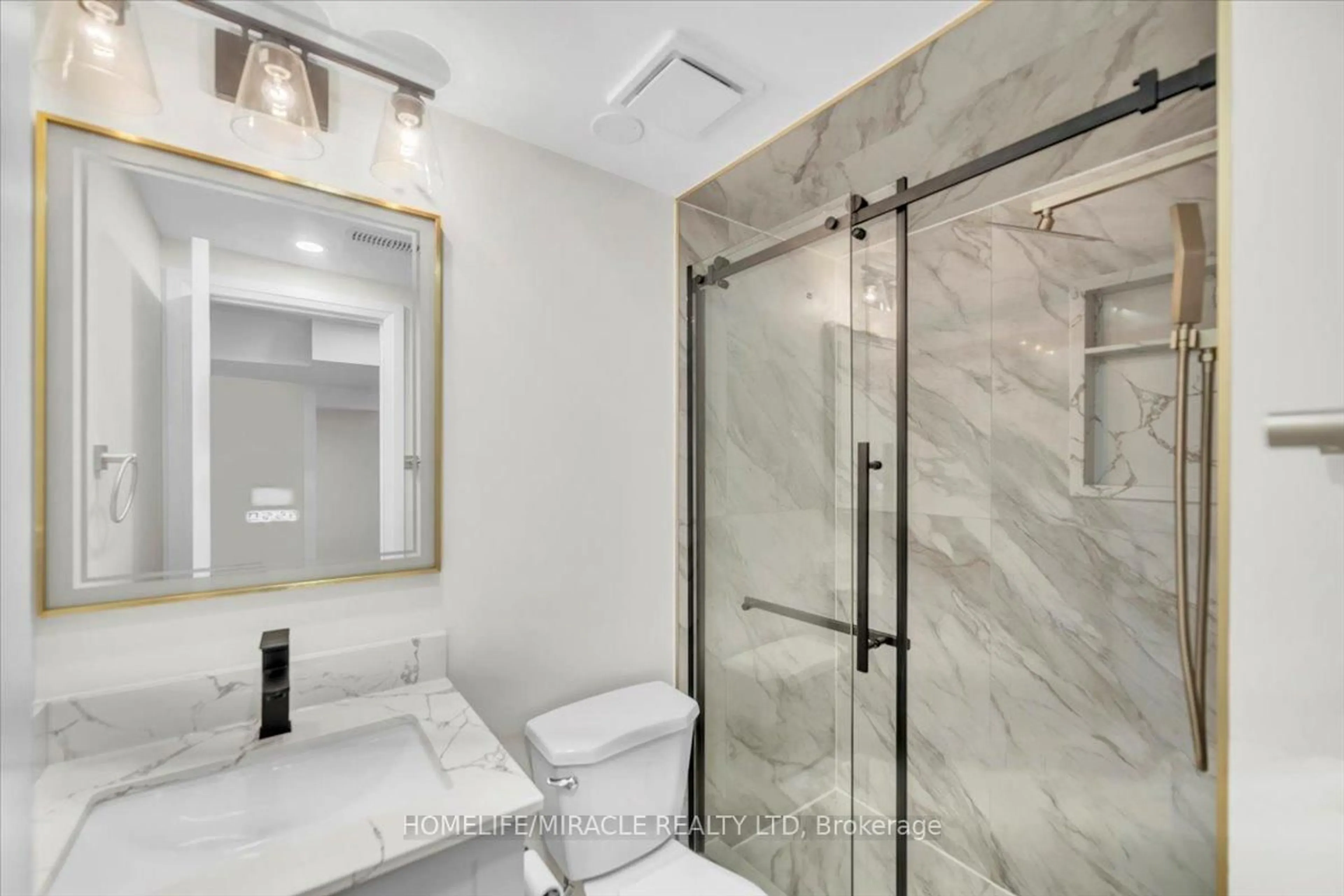 Contemporary bathroom, ceramic/tile floor for 4476 Margueritte Ave, Lincoln Ontario L3J 0B9