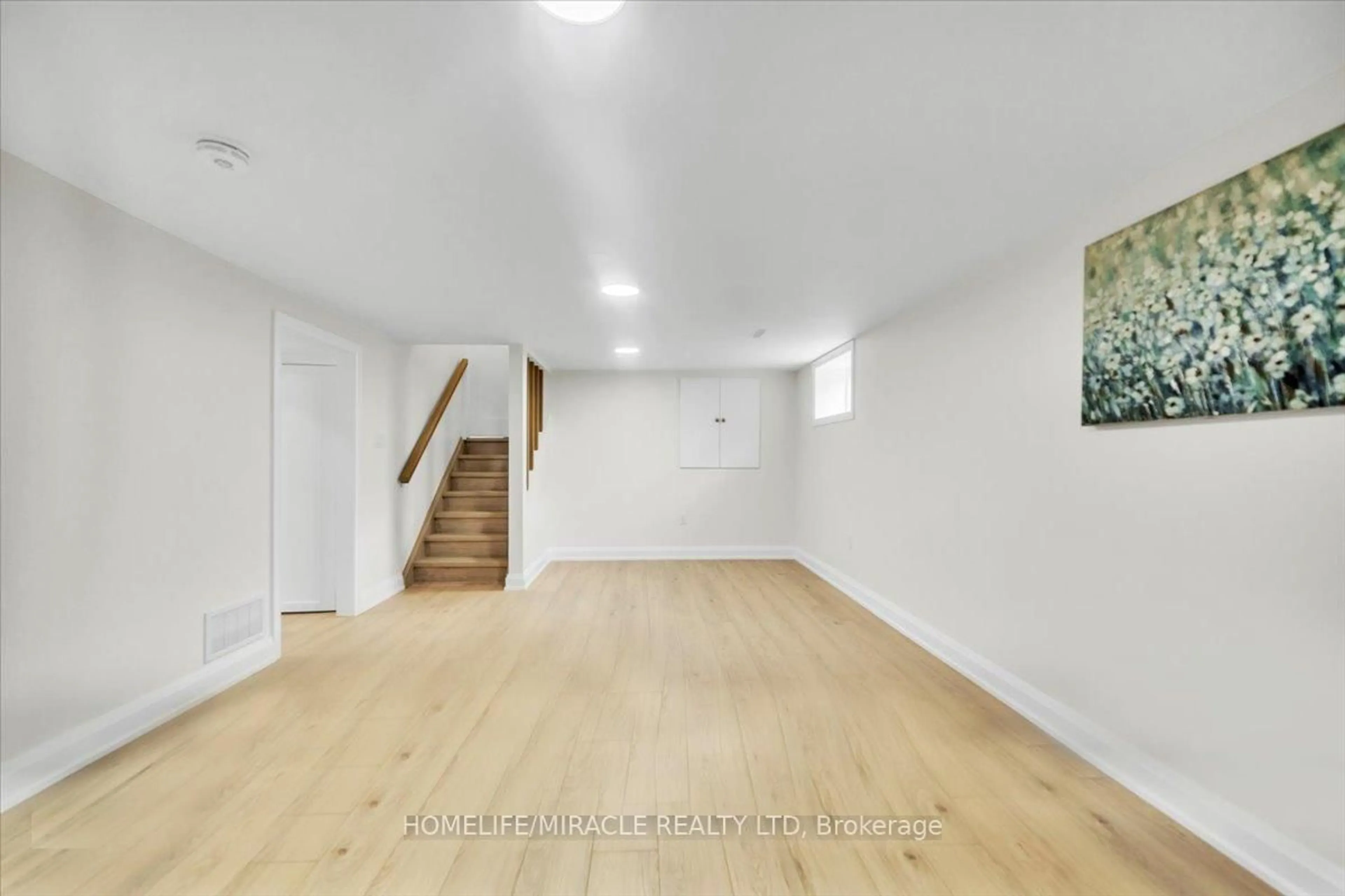 A pic of a room for 4476 Margueritte Ave, Lincoln Ontario L3J 0B9