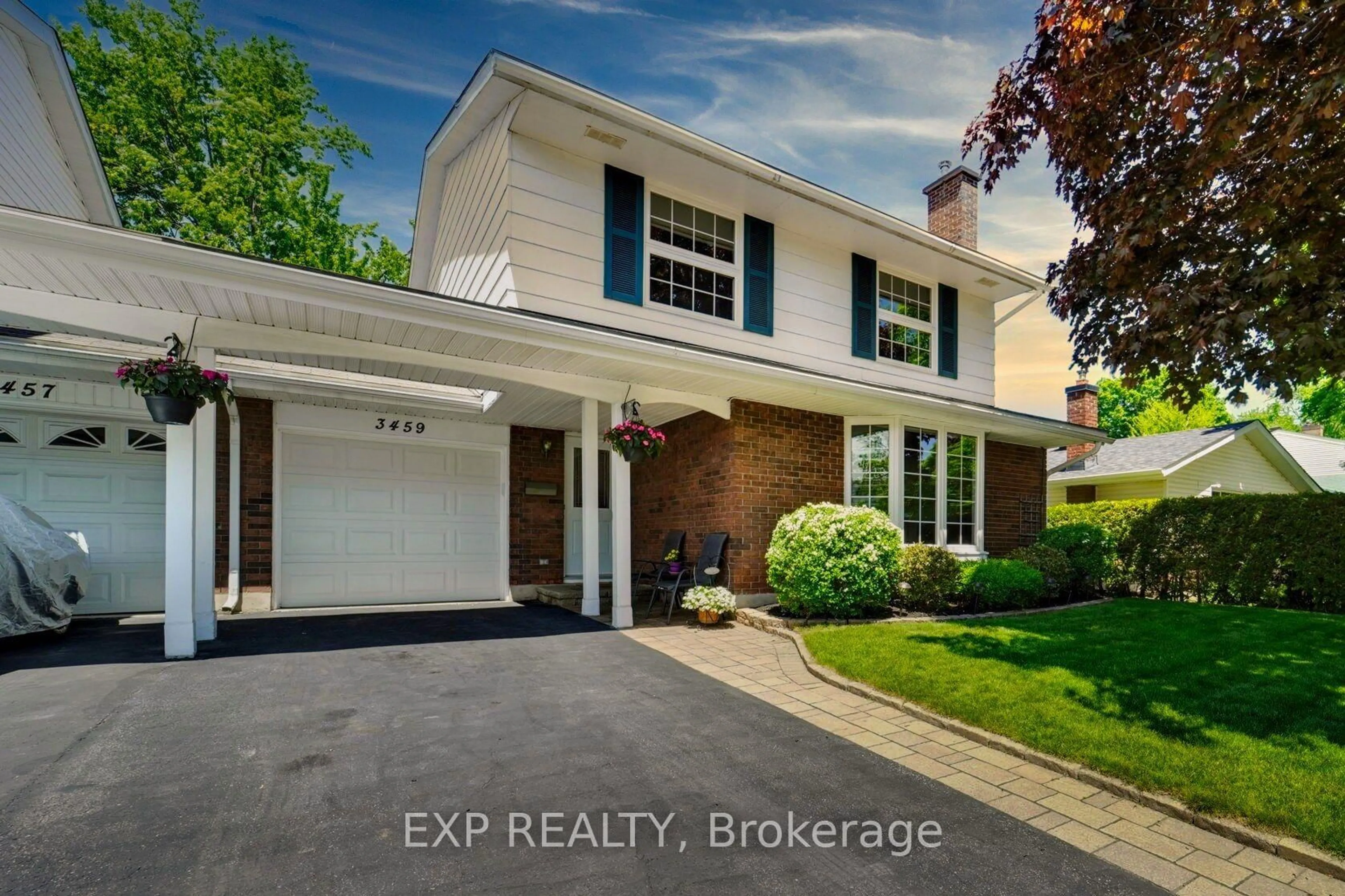 Home with brick exterior material, street for 3459 Southgate Rd, Ottawa Ontario K1V 7Y5