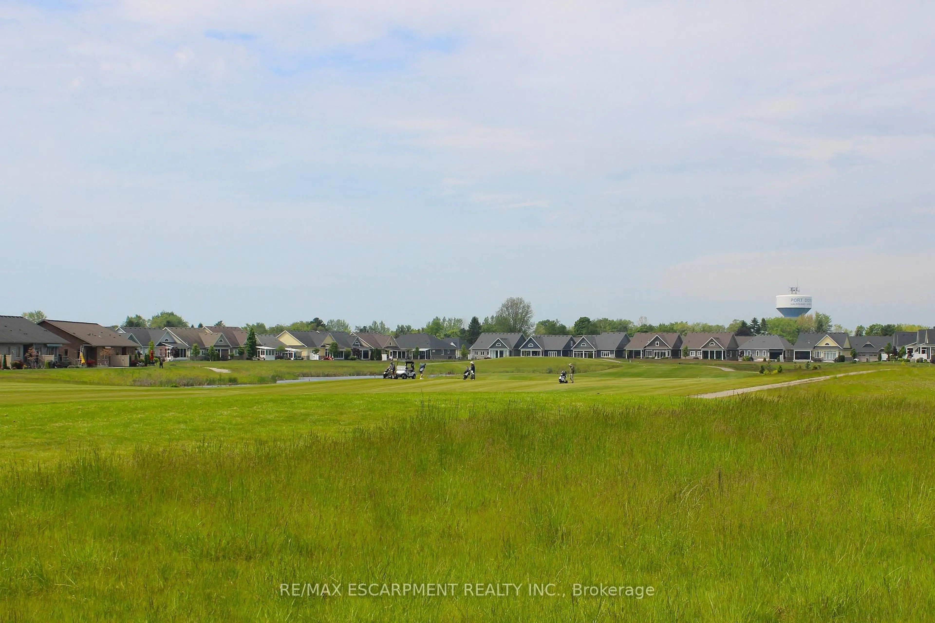 Blurry image for 238 SCHOONER Dr, Norfolk Ontario N0A 1N3