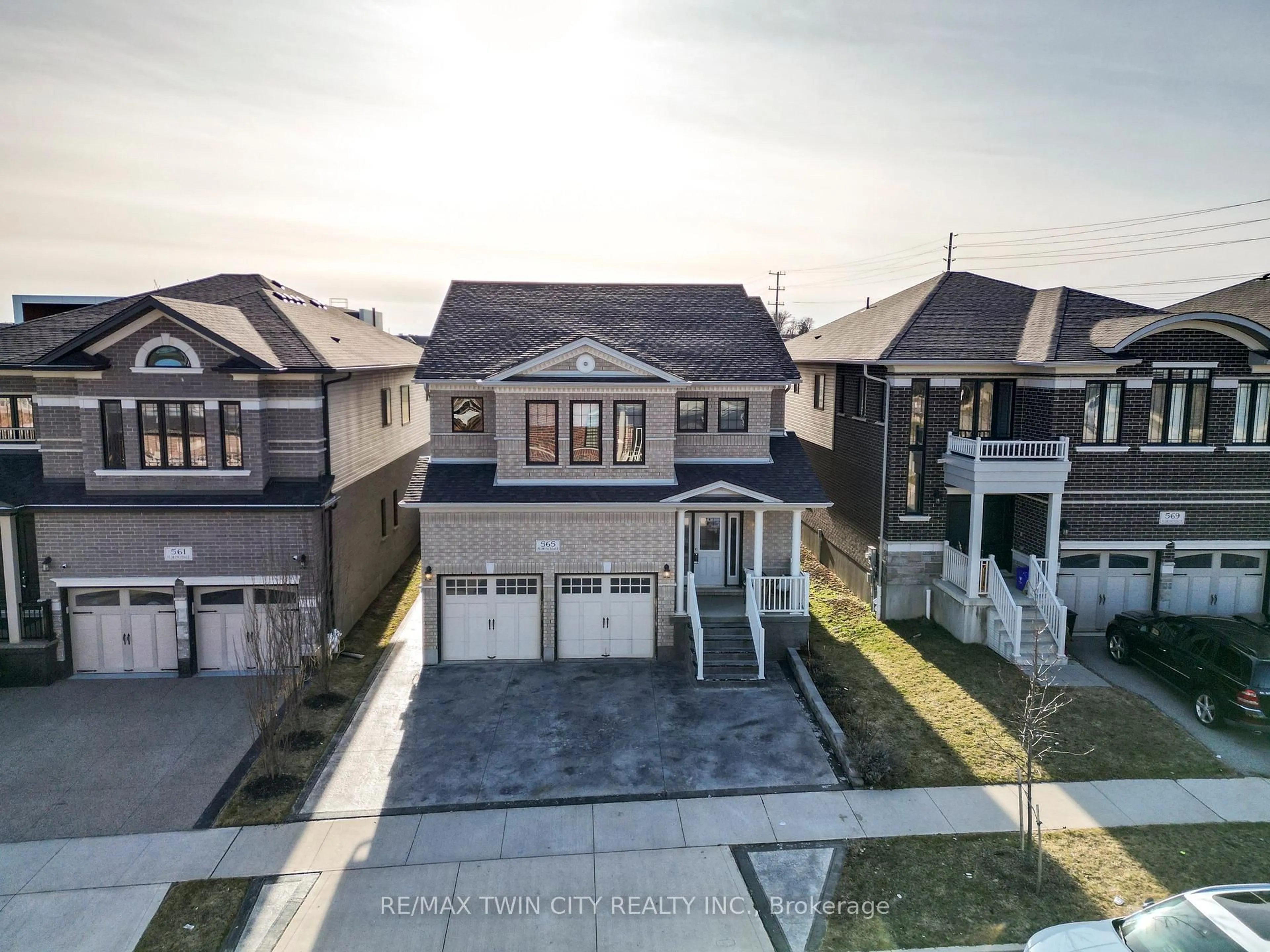 A pic from outside/outdoor area/front of a property/back of a property/a pic from drone, street for 565 Florencedale Cres, Kitchener Ontario N2R 1T6