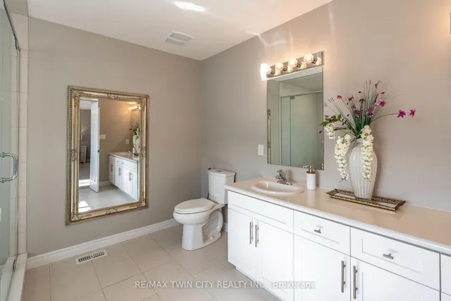 Additional property image - 565 Florencedale Cres