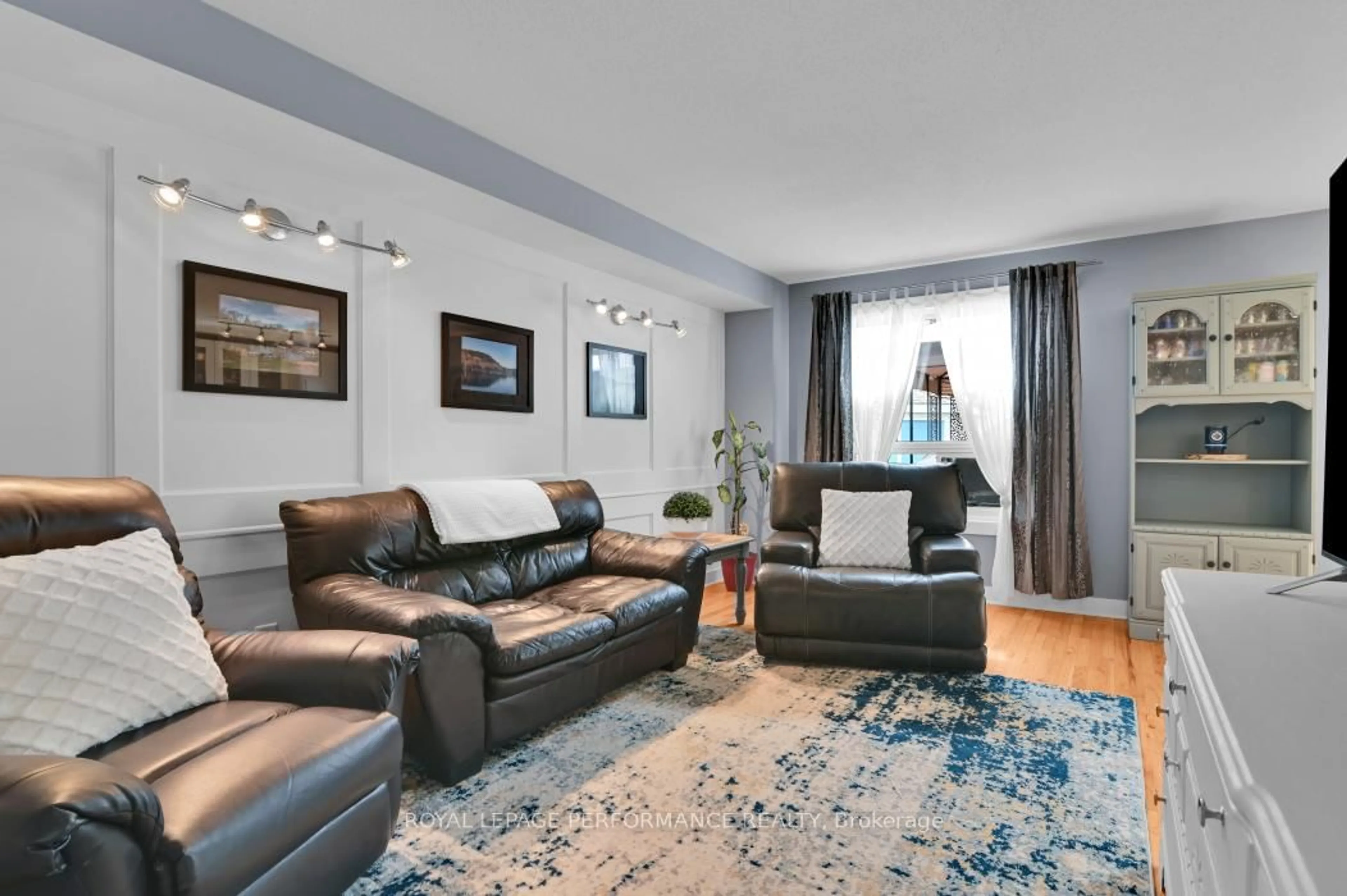 Living room with furniture, unknown for 81 Armagh Way, Ottawa Ontario K2J 4C1