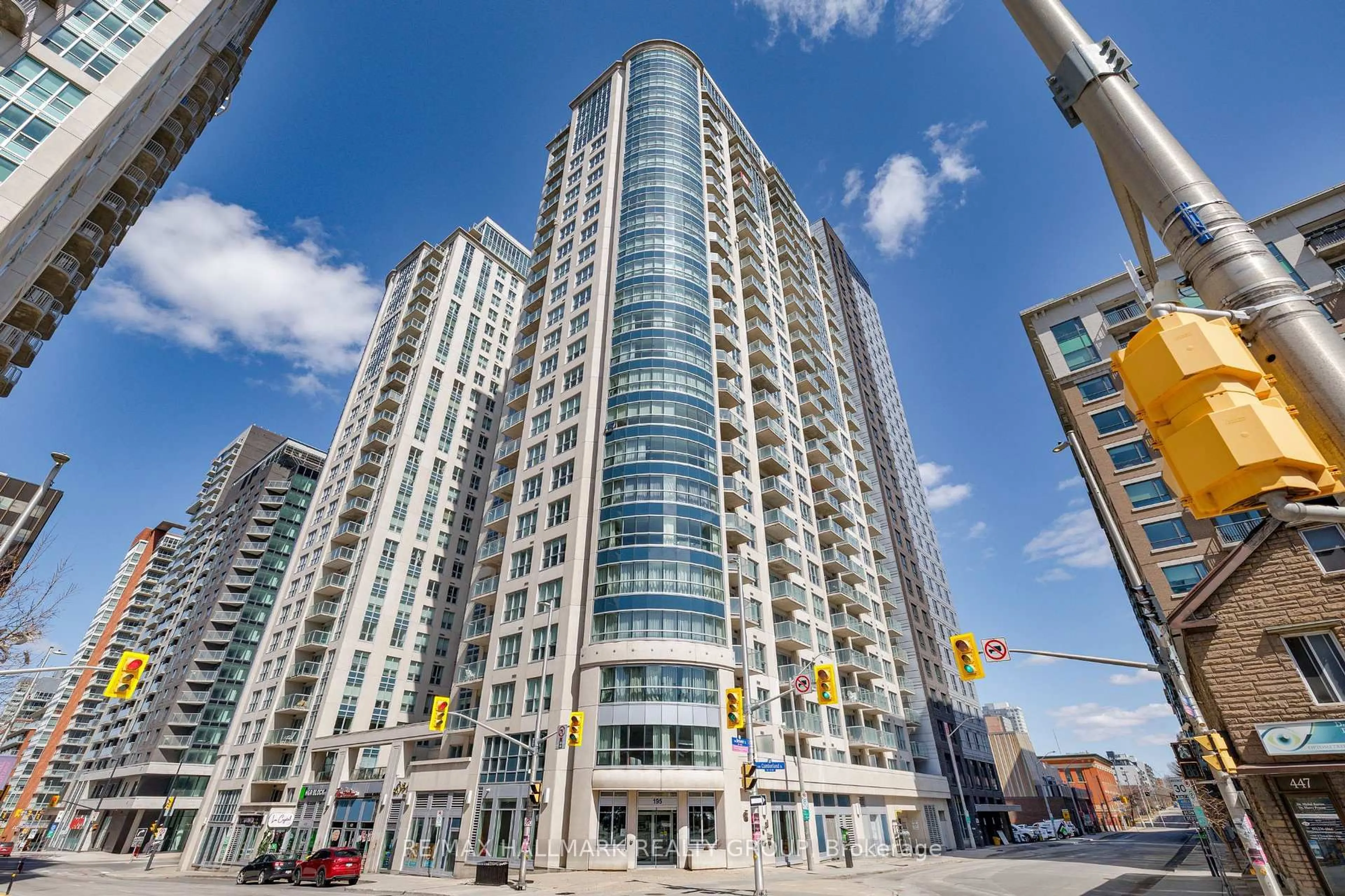 Indoor foyer for 195 Besserer St #2301, Ottawa Ontario K1N 0B6