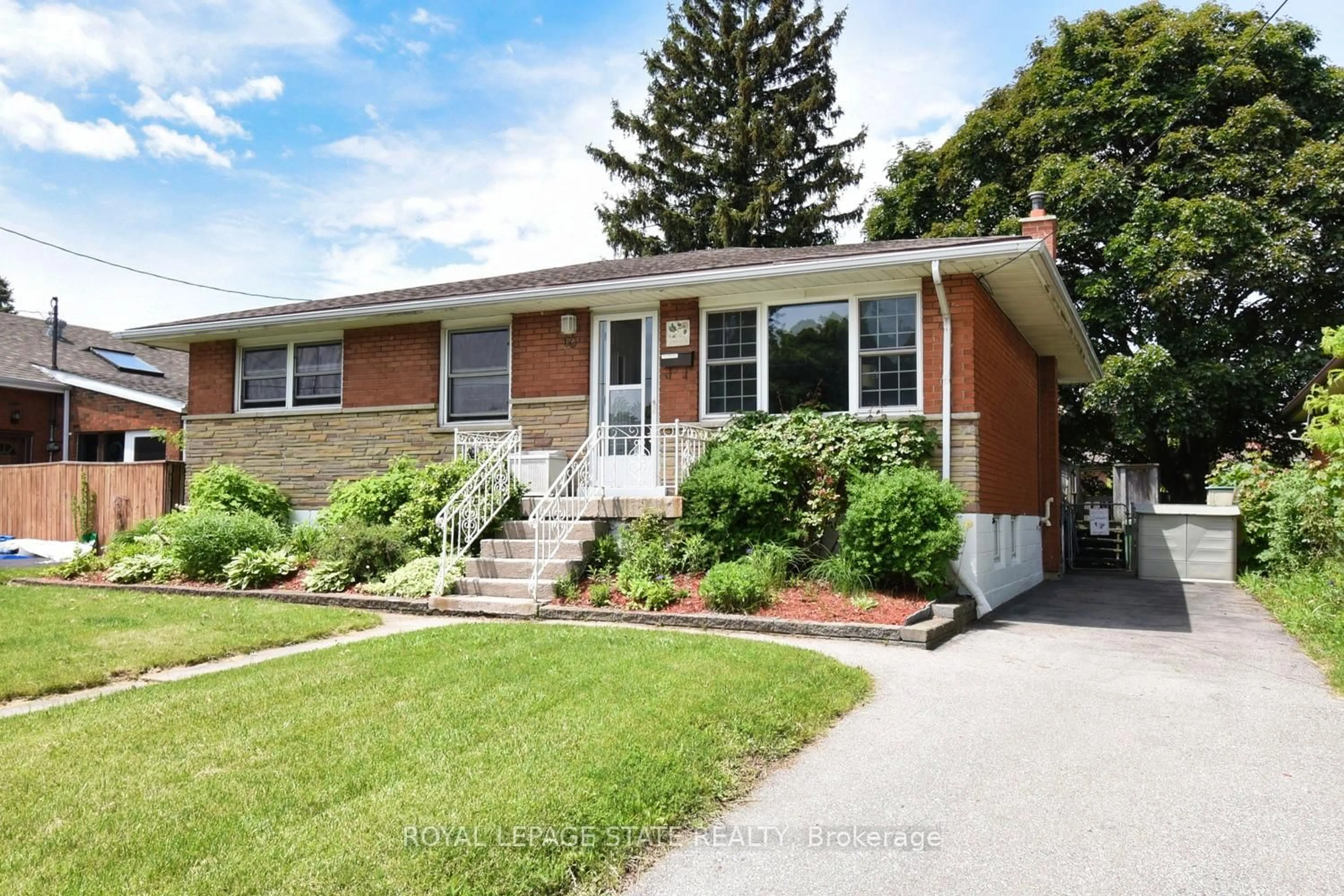 Home with brick exterior material, street for 60 Toby Cres, Hamilton Ontario L8T 2N8