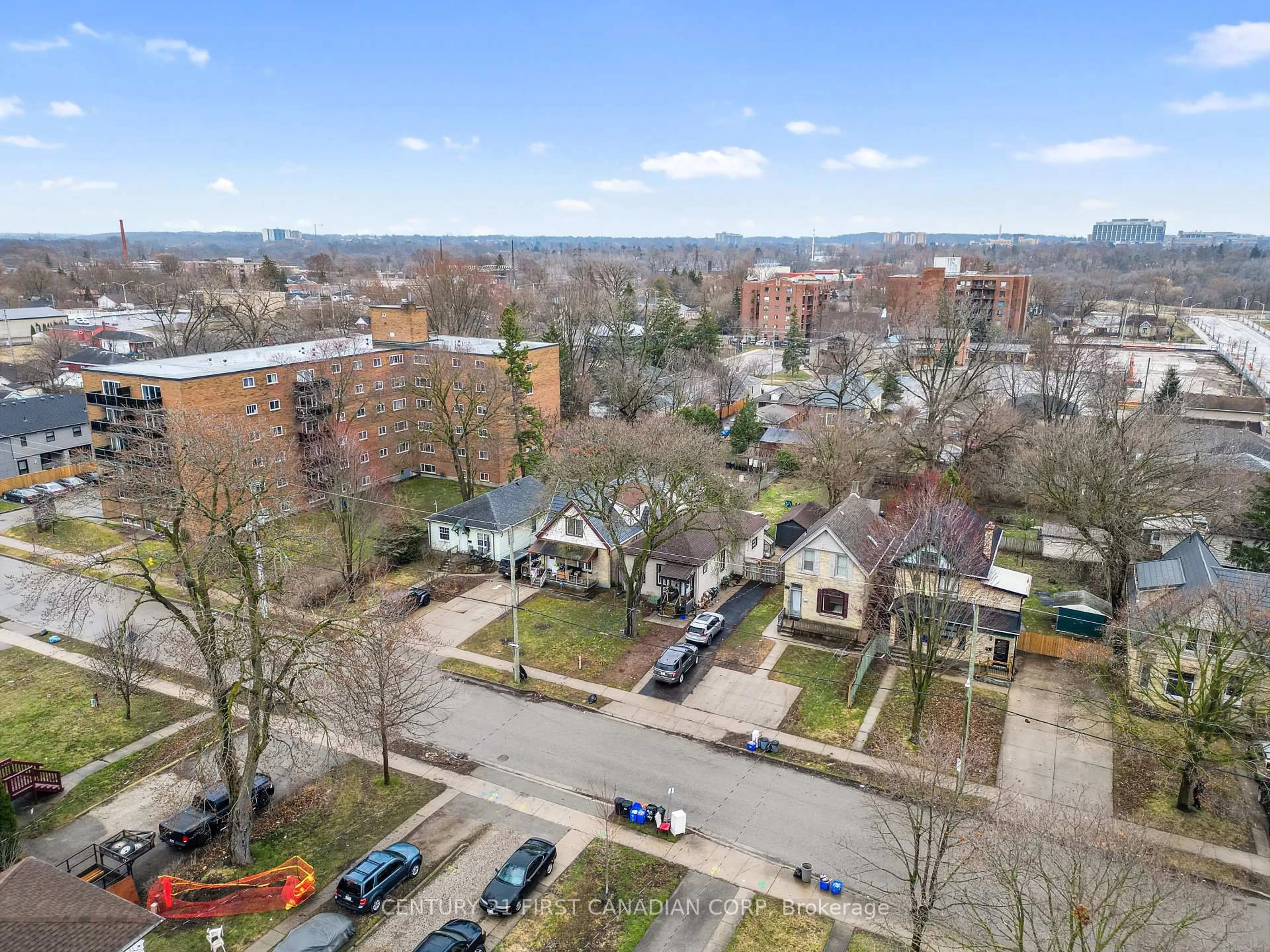 A pic from outside/outdoor area/front of a property/back of a property/a pic from drone, city buildings view from balcony for 417 Grey St, London East Ontario N6B 1H1