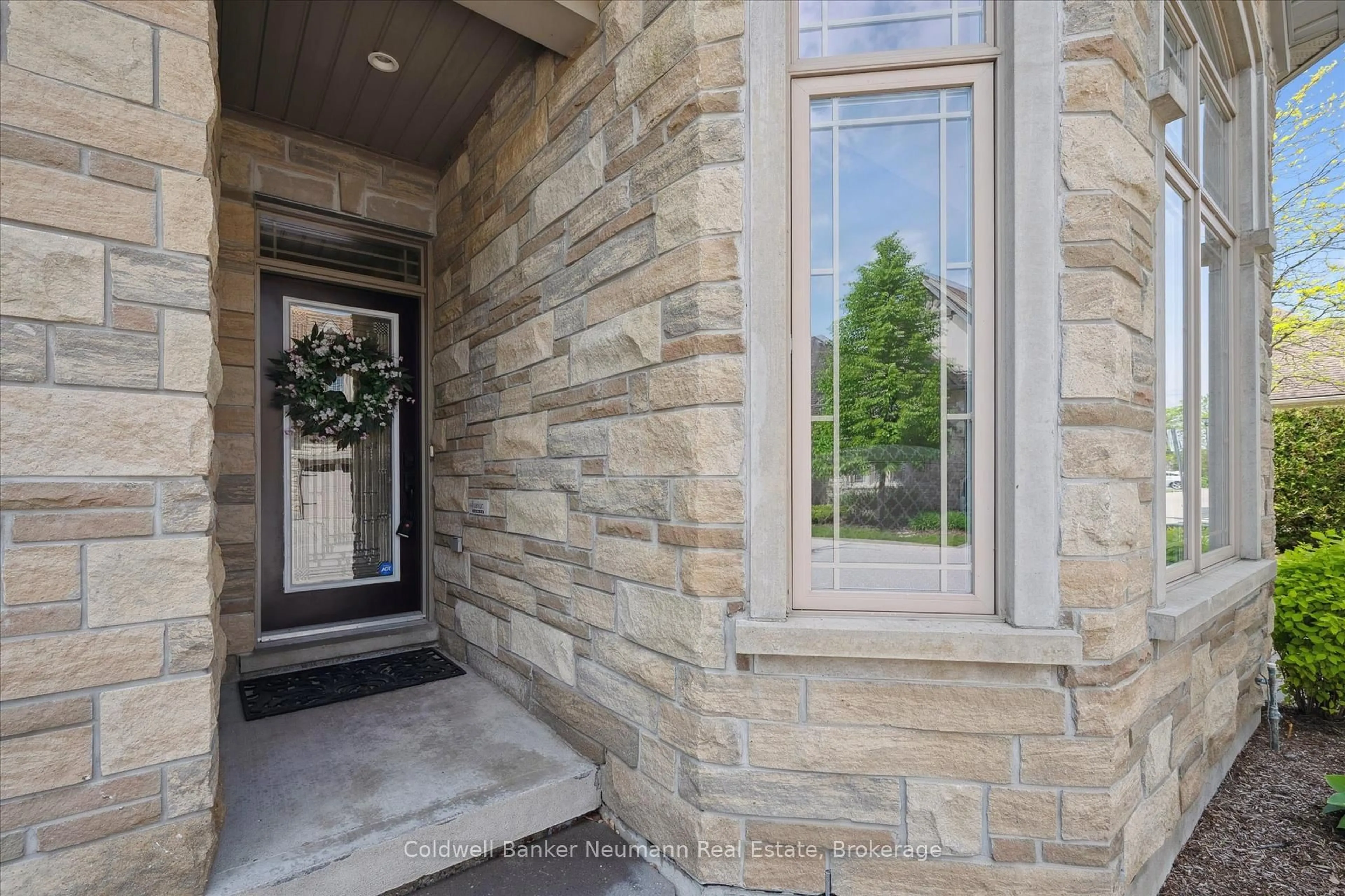 Indoor entryway for 19 Simmonds Dr #30, Guelph Ontario N1E 0H4