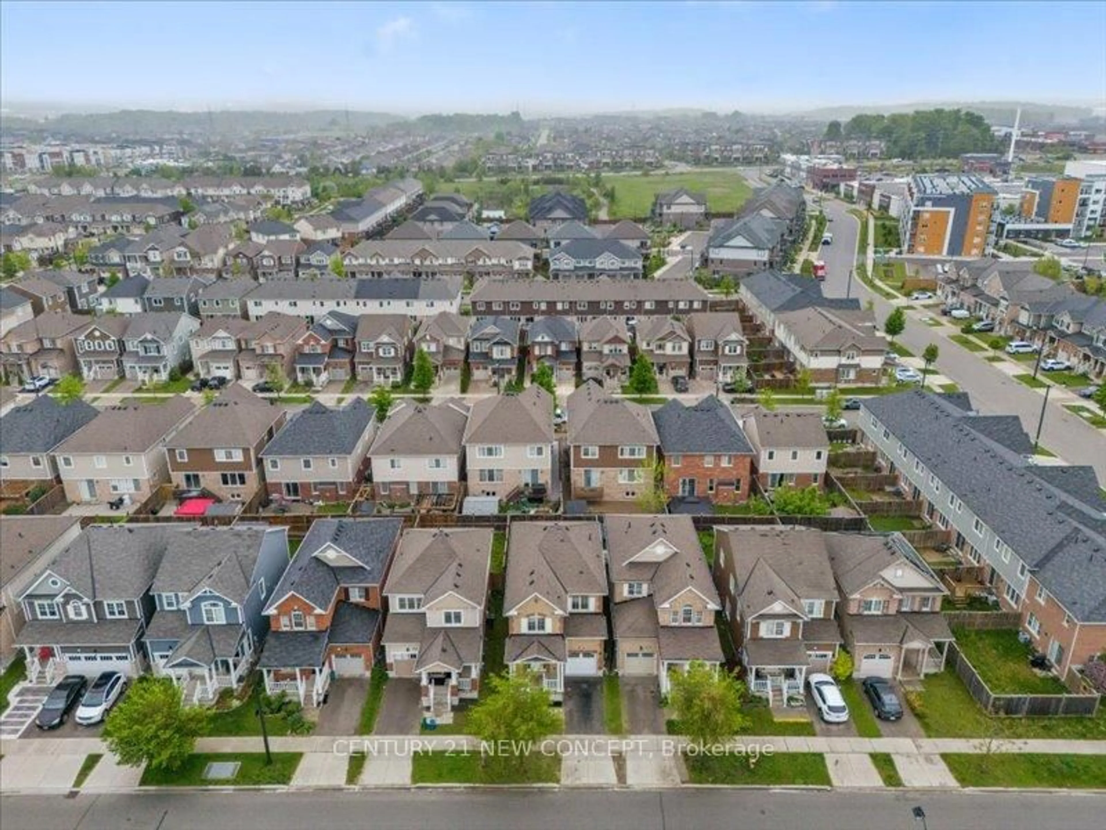 A pic from outside/outdoor area/front of a property/back of a property/a pic from drone, street for 85 Ludolph St, Kitchener Ontario N2R 0J4