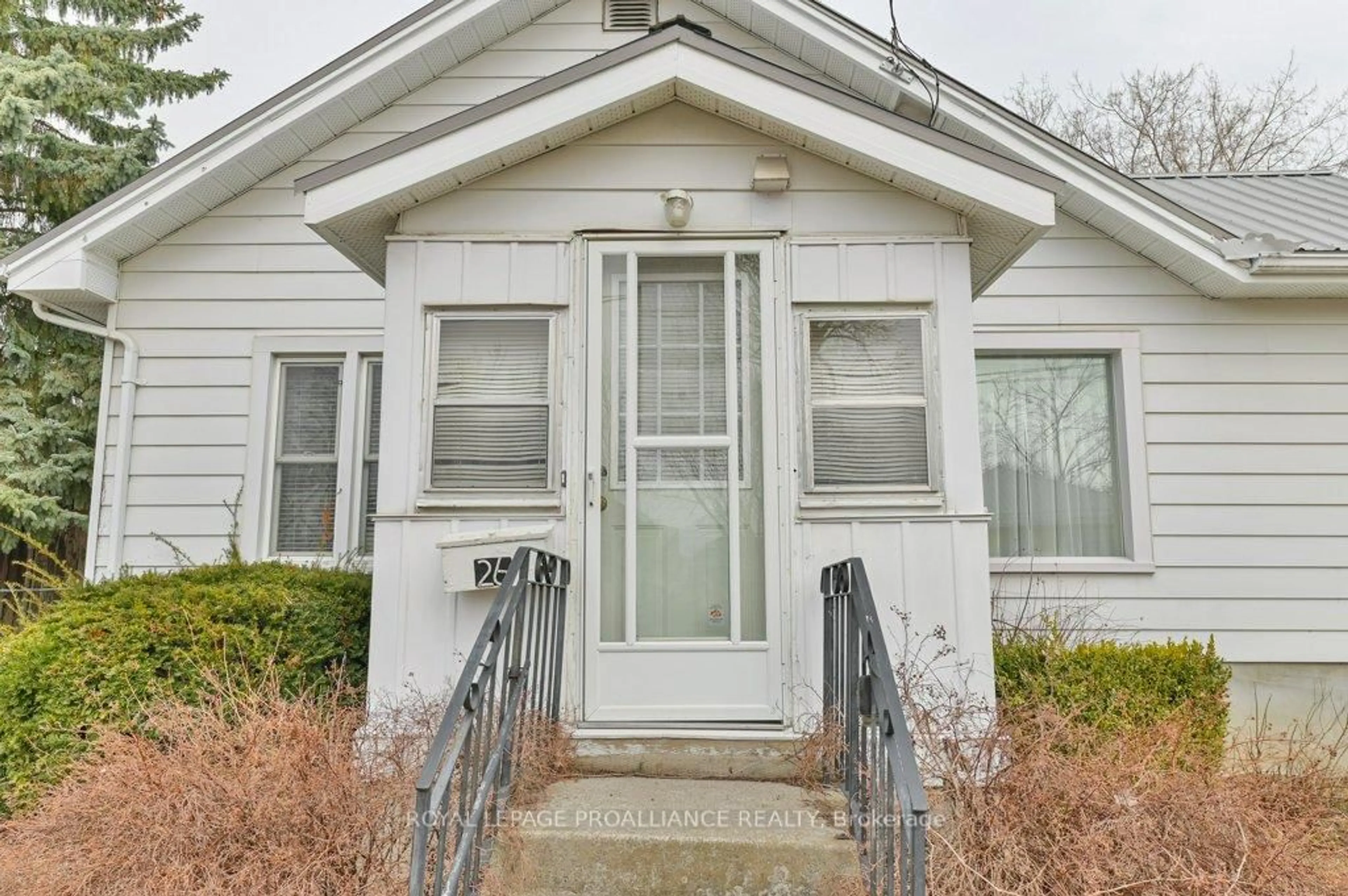 Unknown for 26 Burton St, Belleville Ontario K8P 1E6