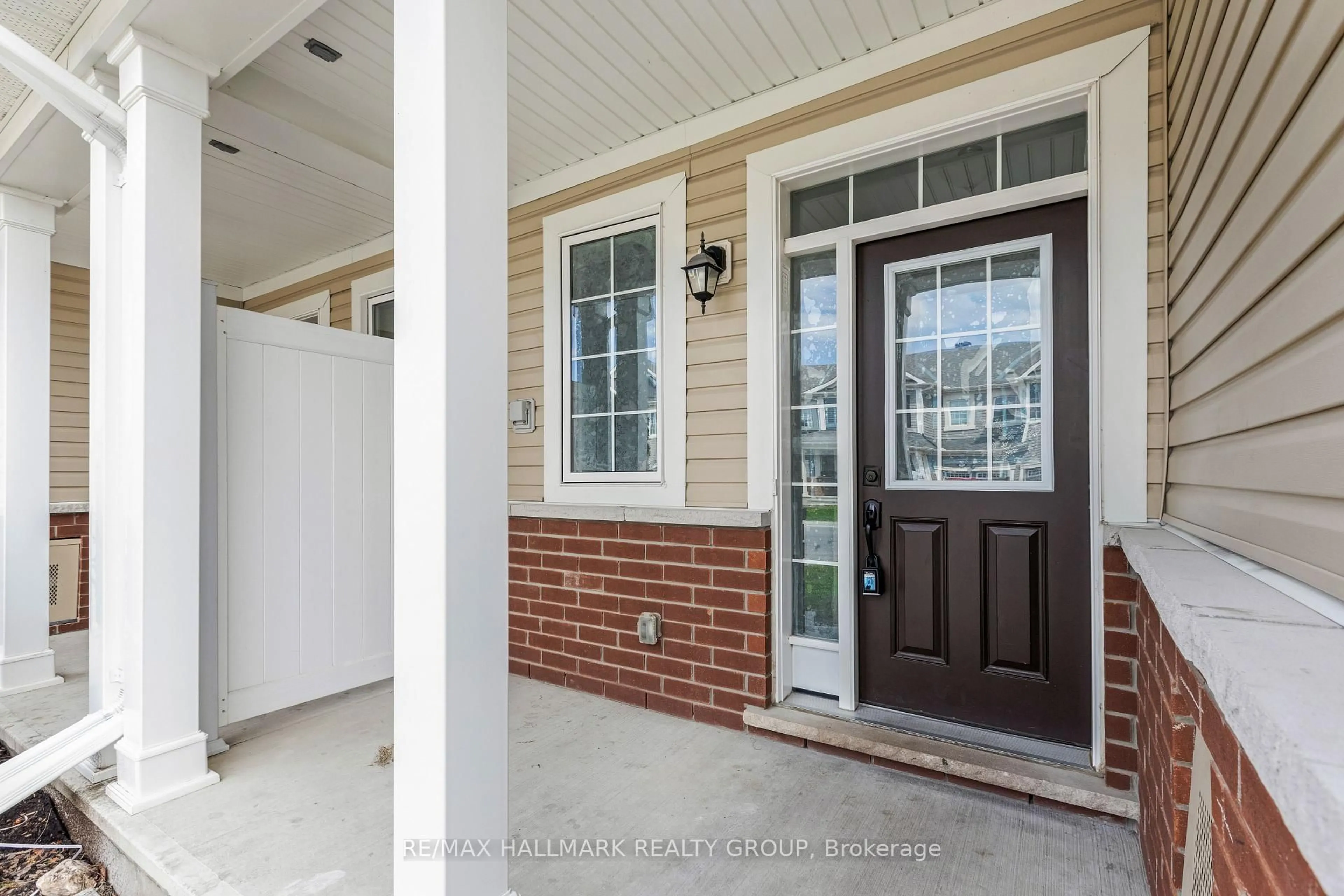 Indoor entryway for 248 Willow Aster Circ, Ottawa Ontario K4A 1C7