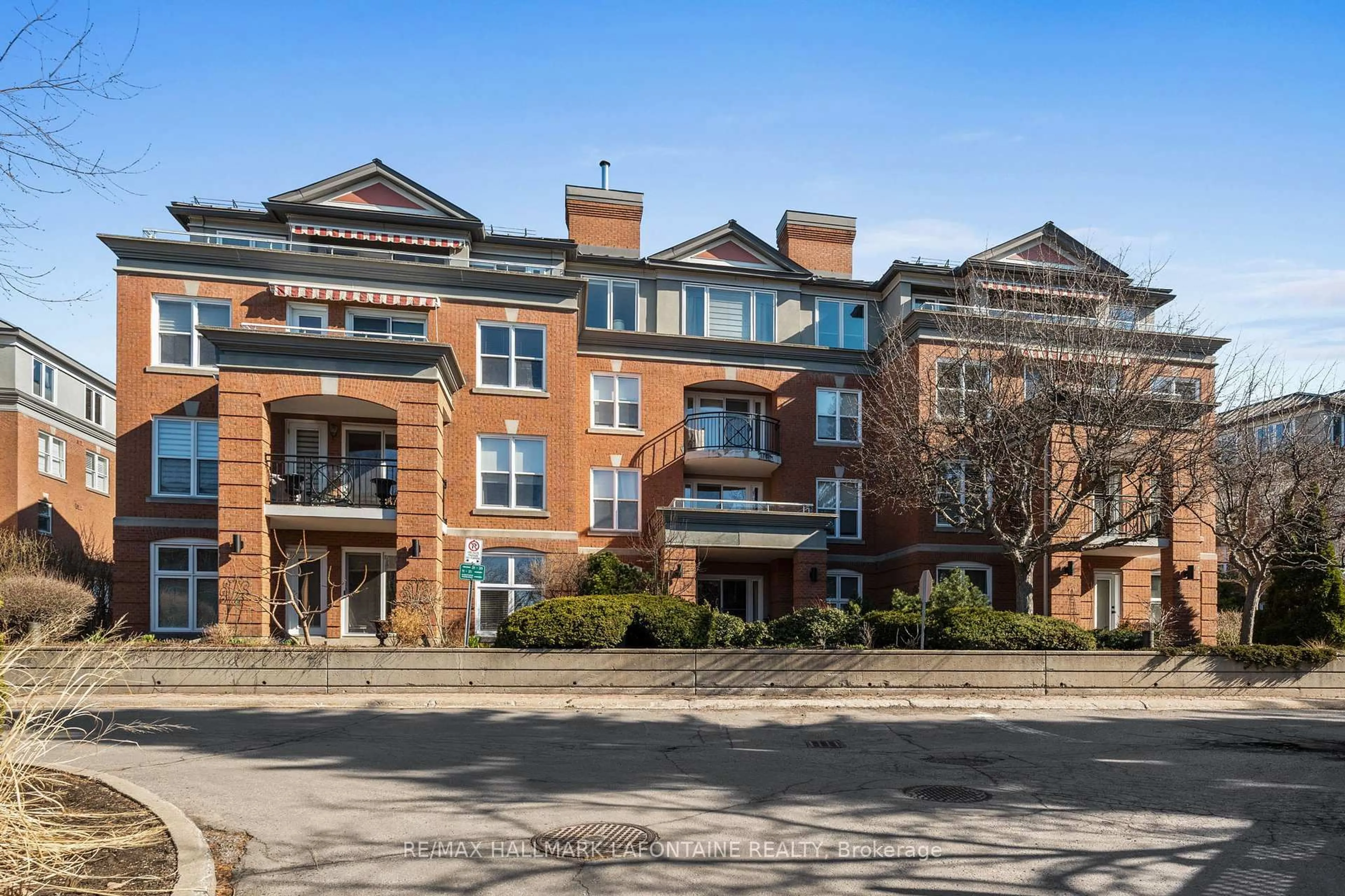 Home with brick exterior material, building for 21 Durham Private #101, Ottawa Ontario K1M 2H8