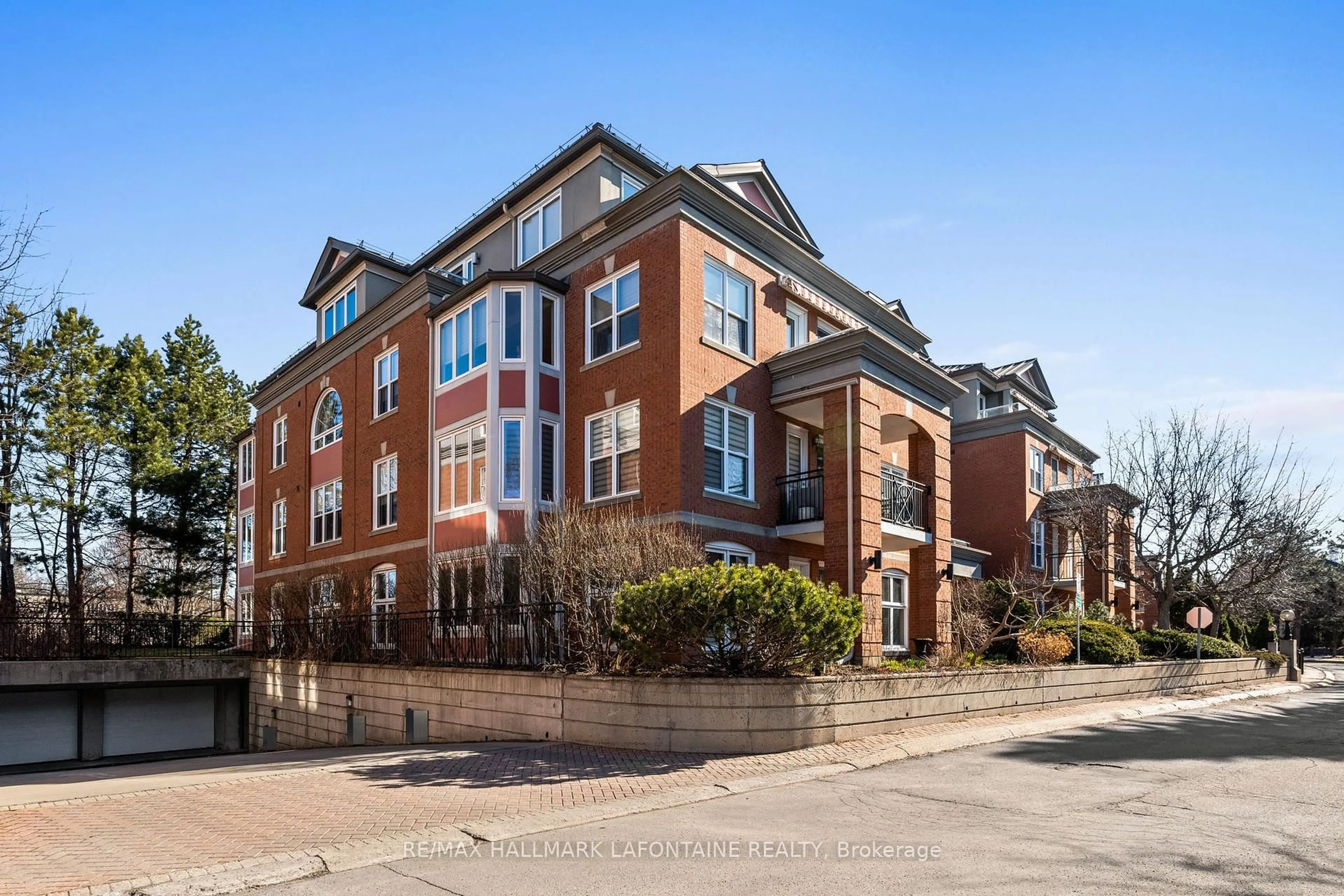 Home with brick exterior material, unknown for 21 Durham Private #101, Ottawa Ontario K1M 2H8