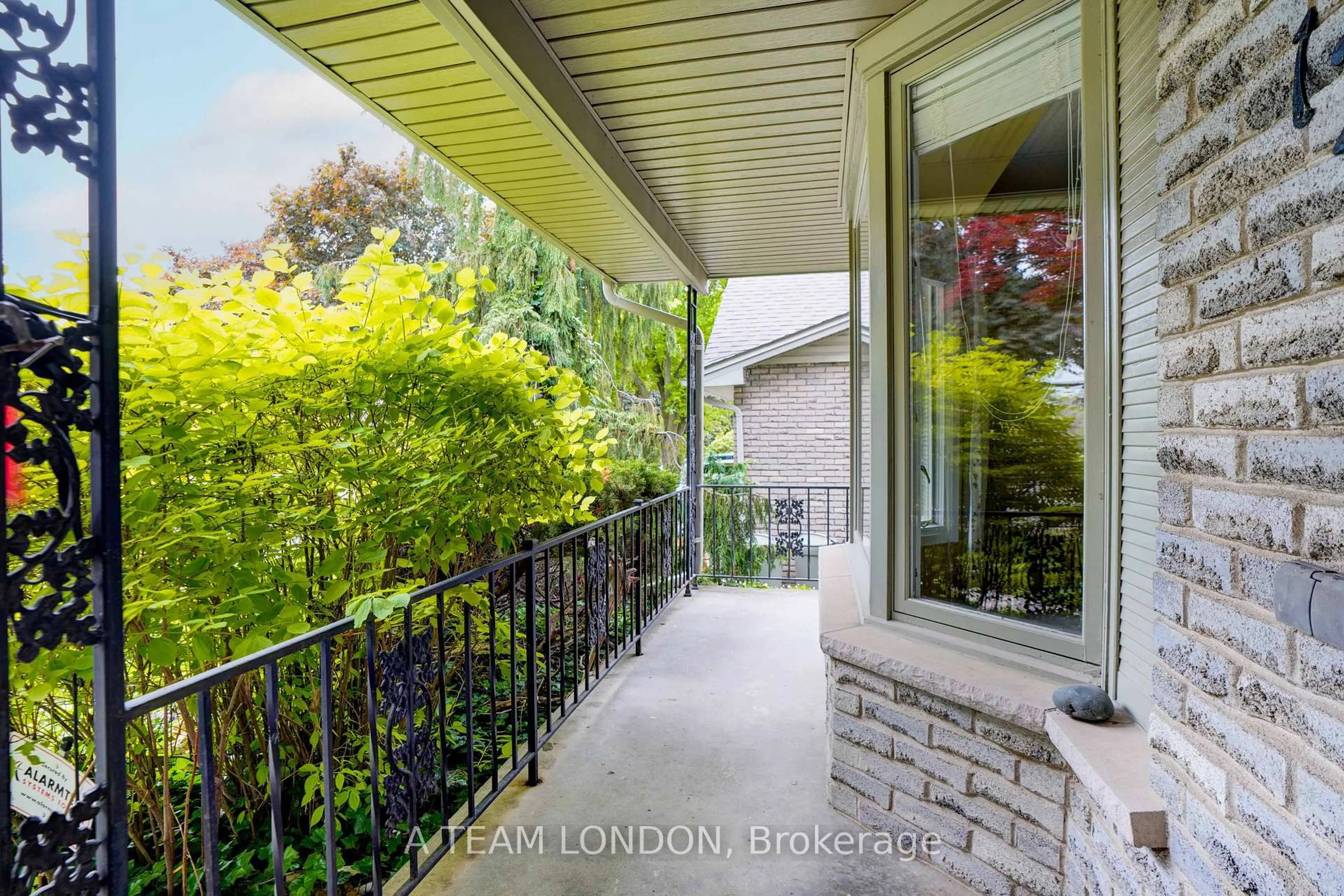 Unknown for 126 Guildford Cres, London South Ontario N6J 3Y5