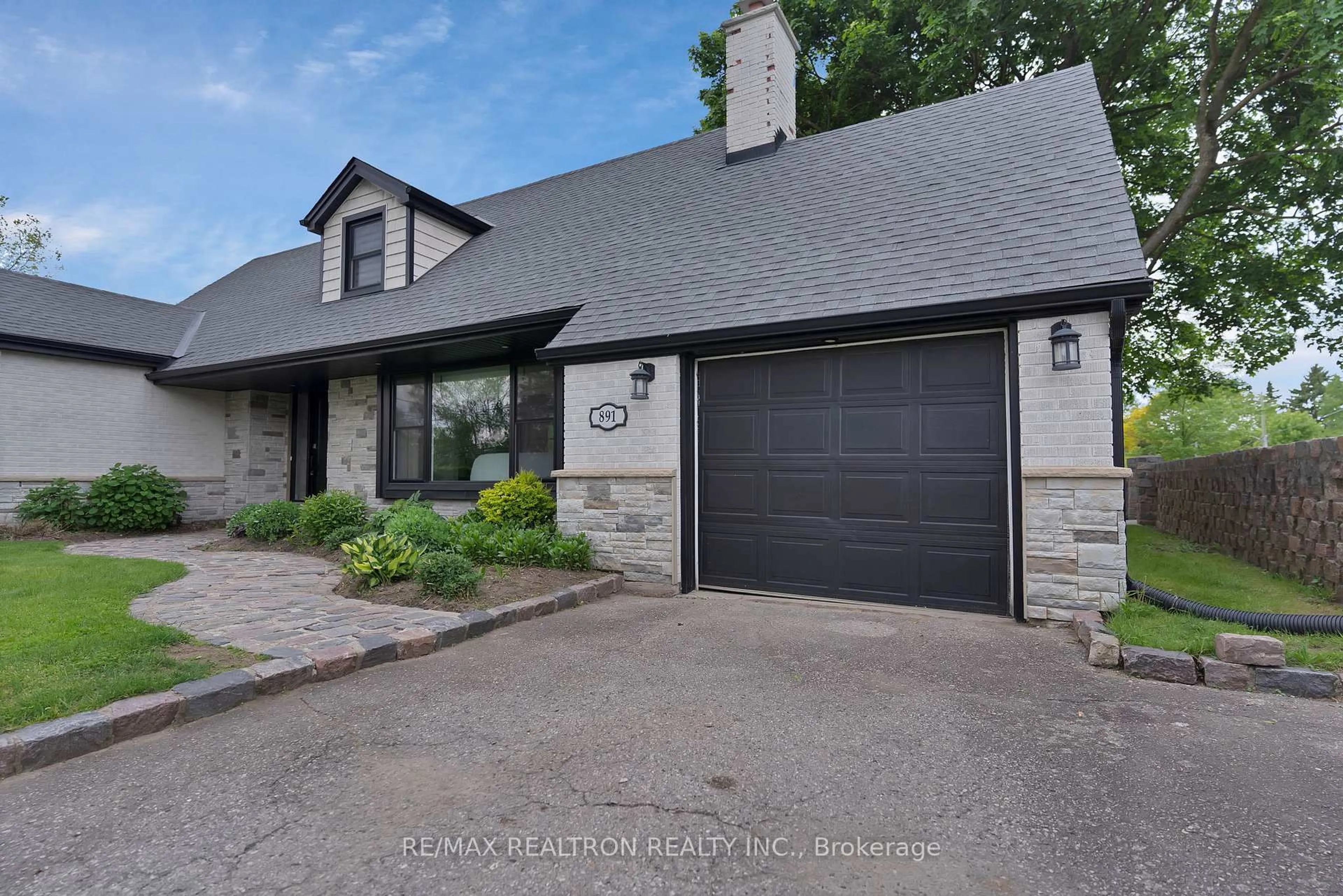 Unknown for 891 Riverside Dr, London North Ontario N6H 4N3