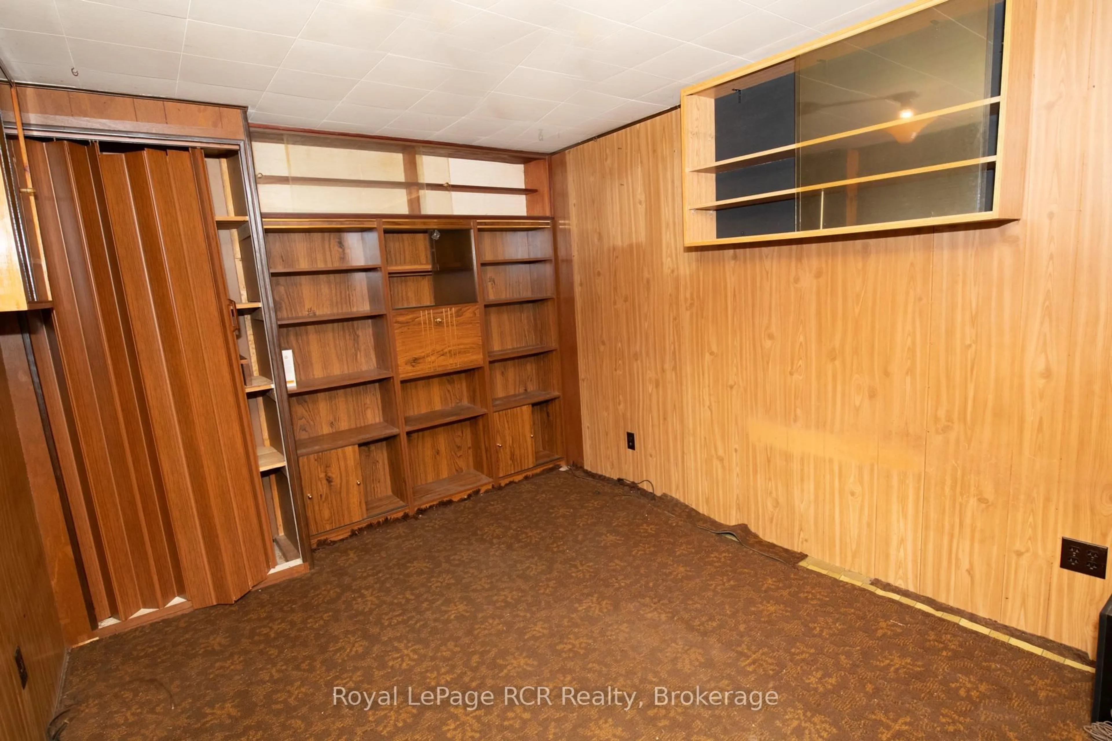 Storage room or clothes room or walk-in closet for 450 JAMES St, Wellington North Ontario N0G 2L3