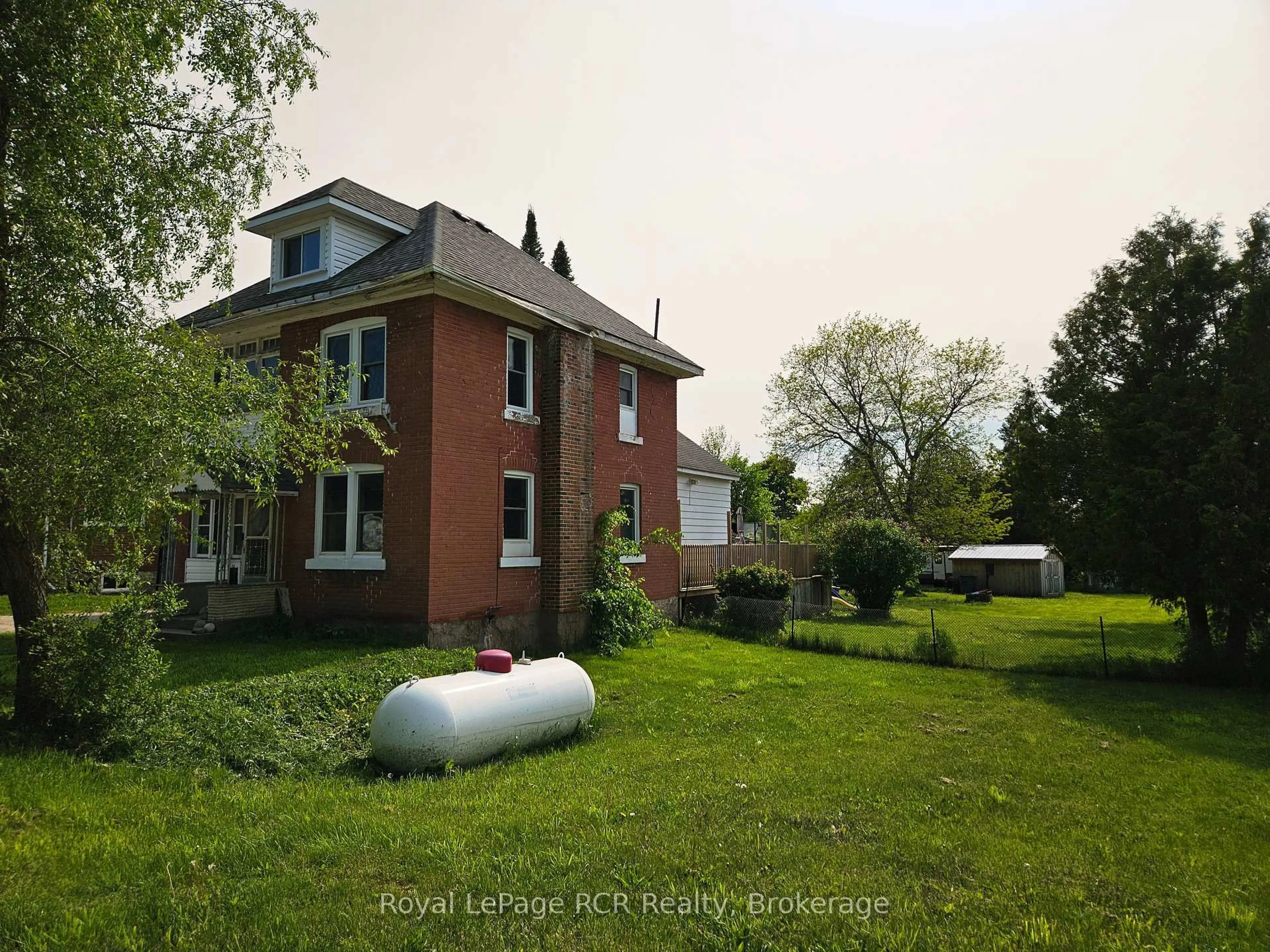 A pic from outside/outdoor area/front of a property/back of a property/a pic from drone, building for 136228 Grey Road 40 Rd, Chatsworth Ontario N0H 1K0