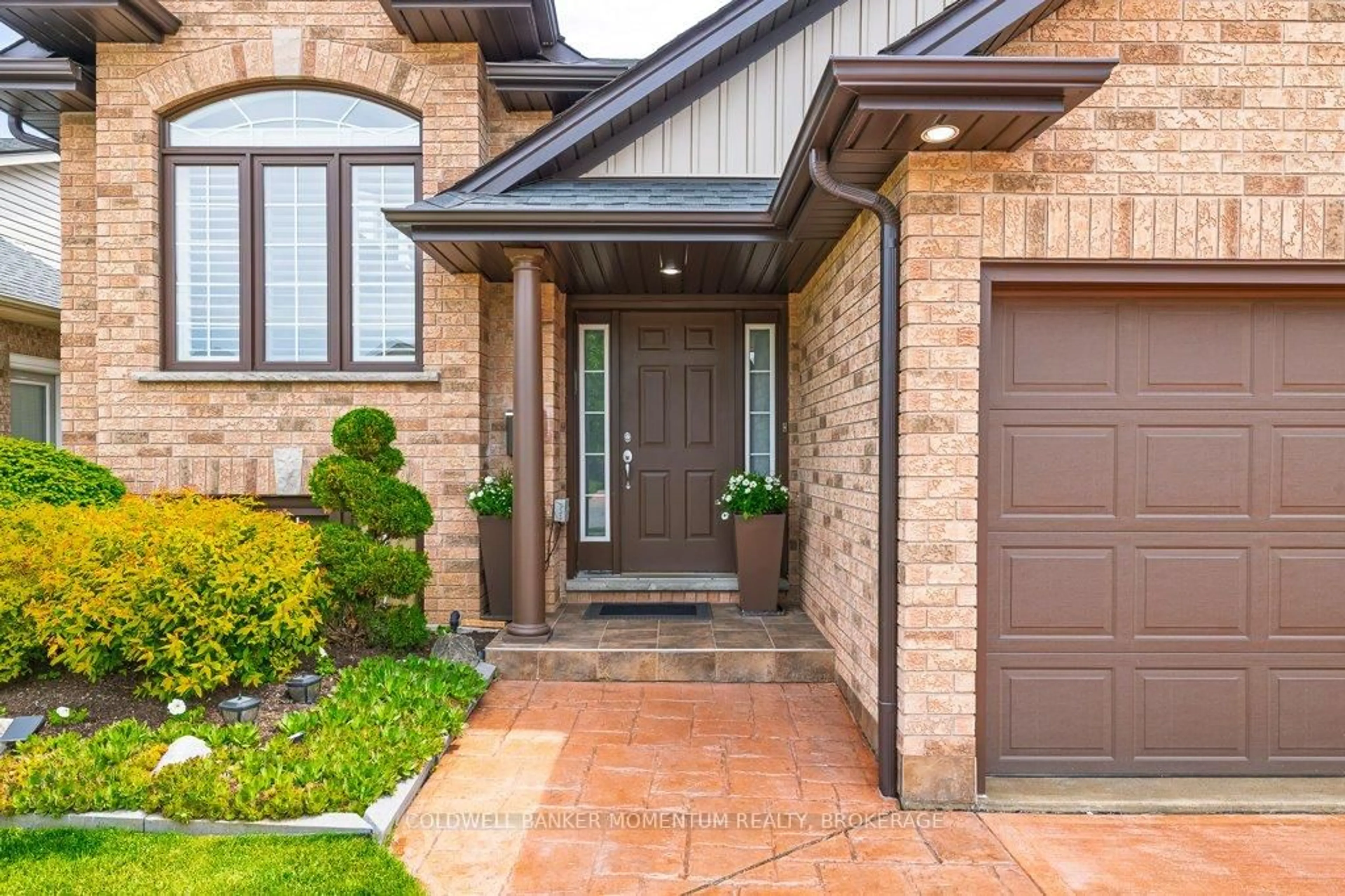 Home with brick exterior material, street for 7088 Parkside Rd, Niagara Falls Ontario L2H 3L6