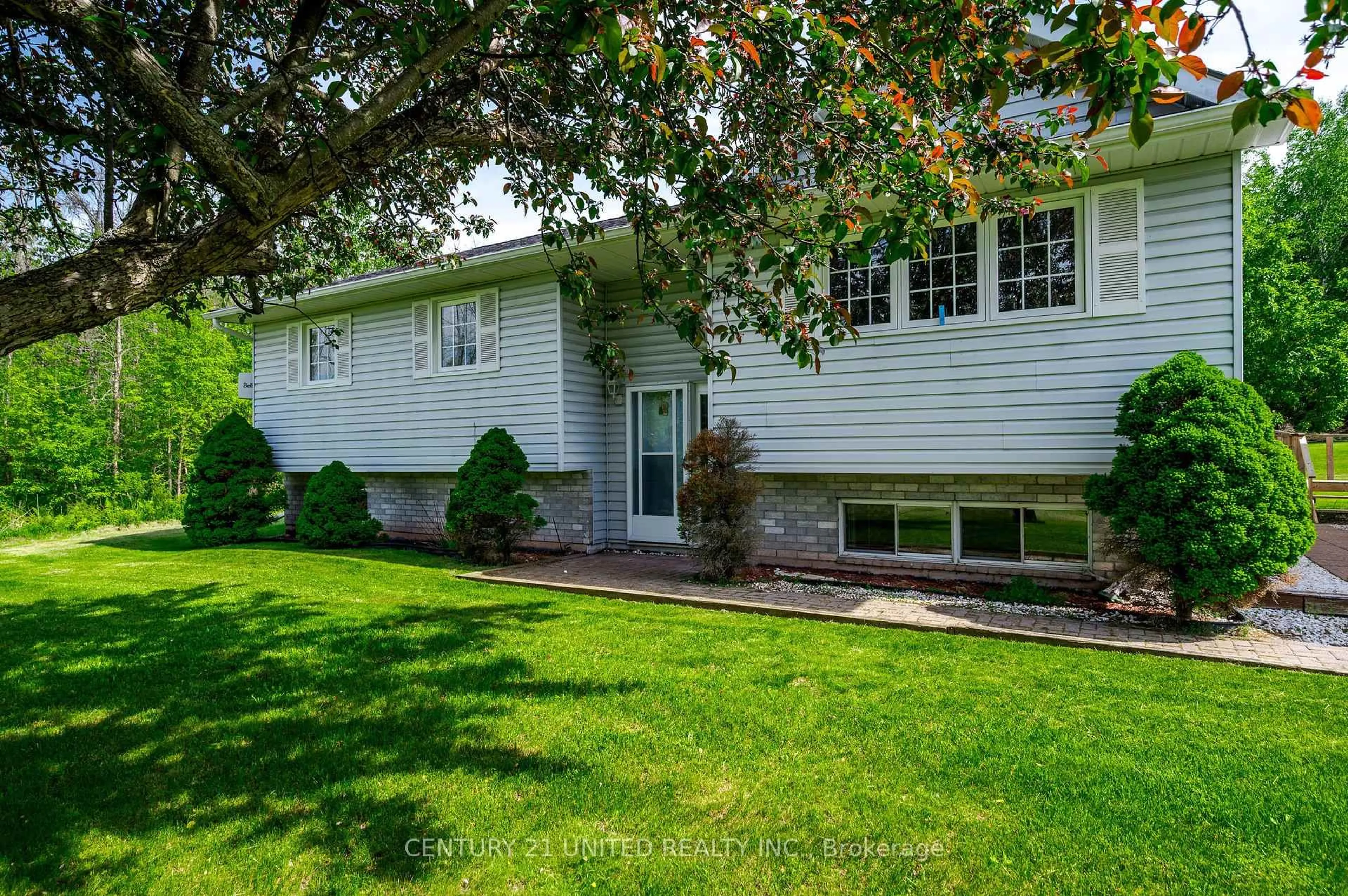 Home with vinyl exterior material, street for 6399 Highway 7 Highway, Havelock-Belmont-Methuen Ontario K0L 1Z0