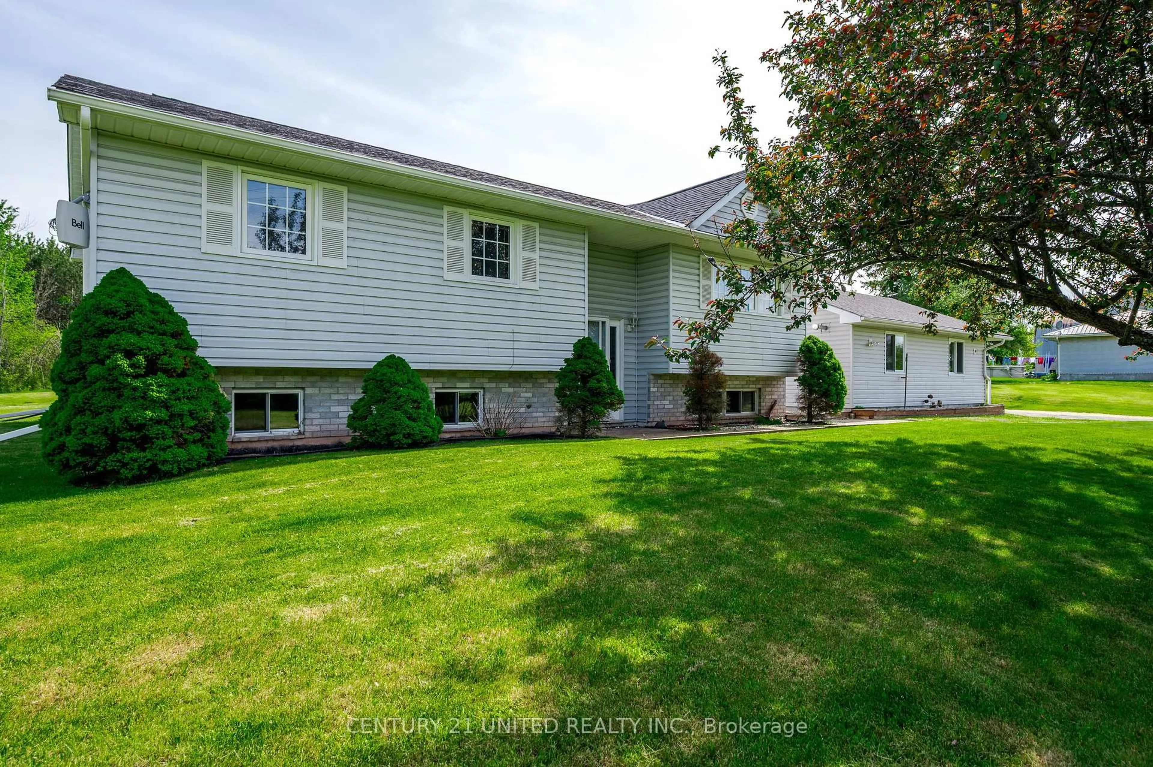 Home with vinyl exterior material, street for 6399 Highway 7 Highway, Havelock-Belmont-Methuen Ontario K0L 1Z0