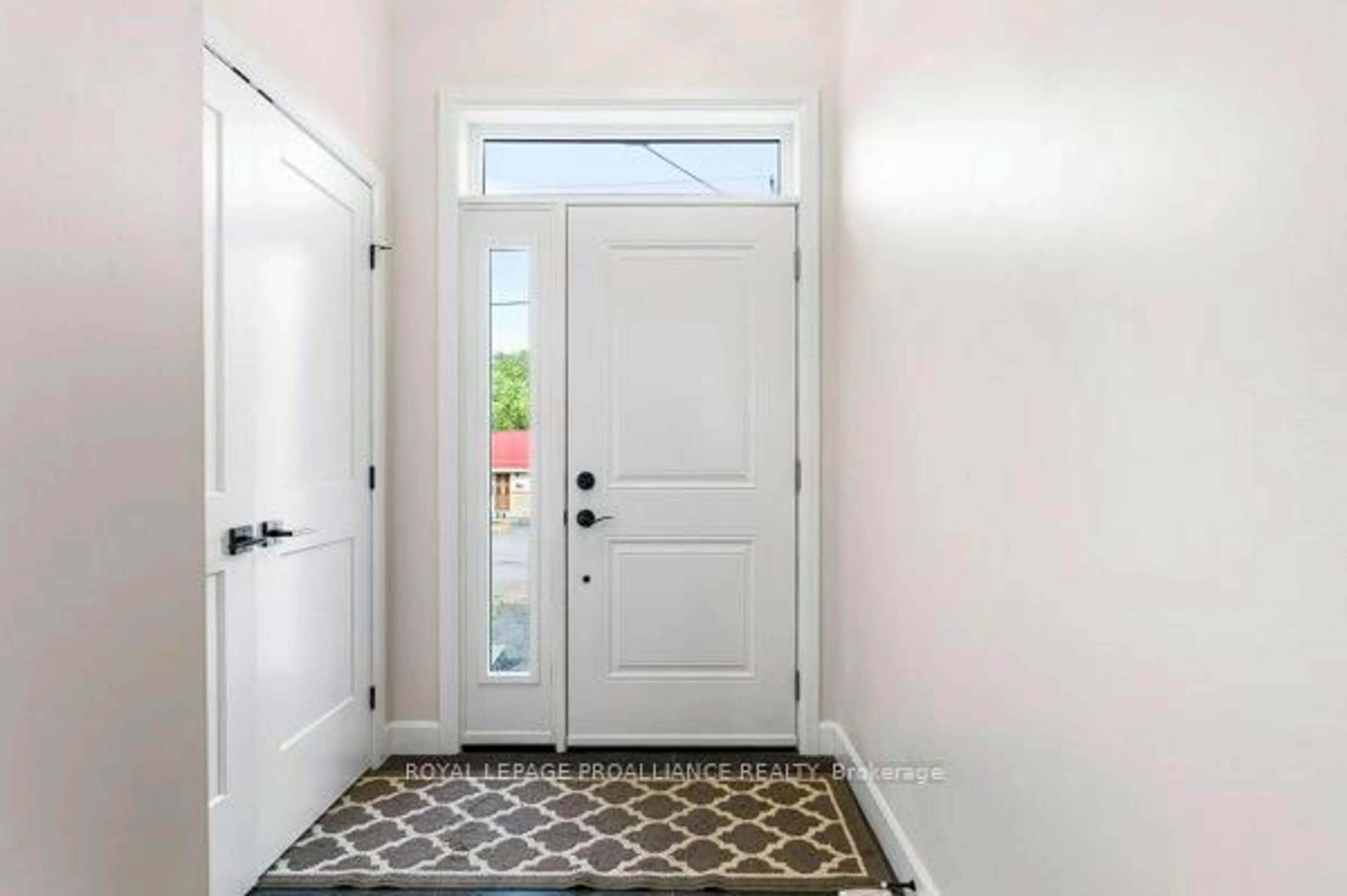 Indoor entryway for 295 Church St, Greater Napanee Ontario K7R 1C5