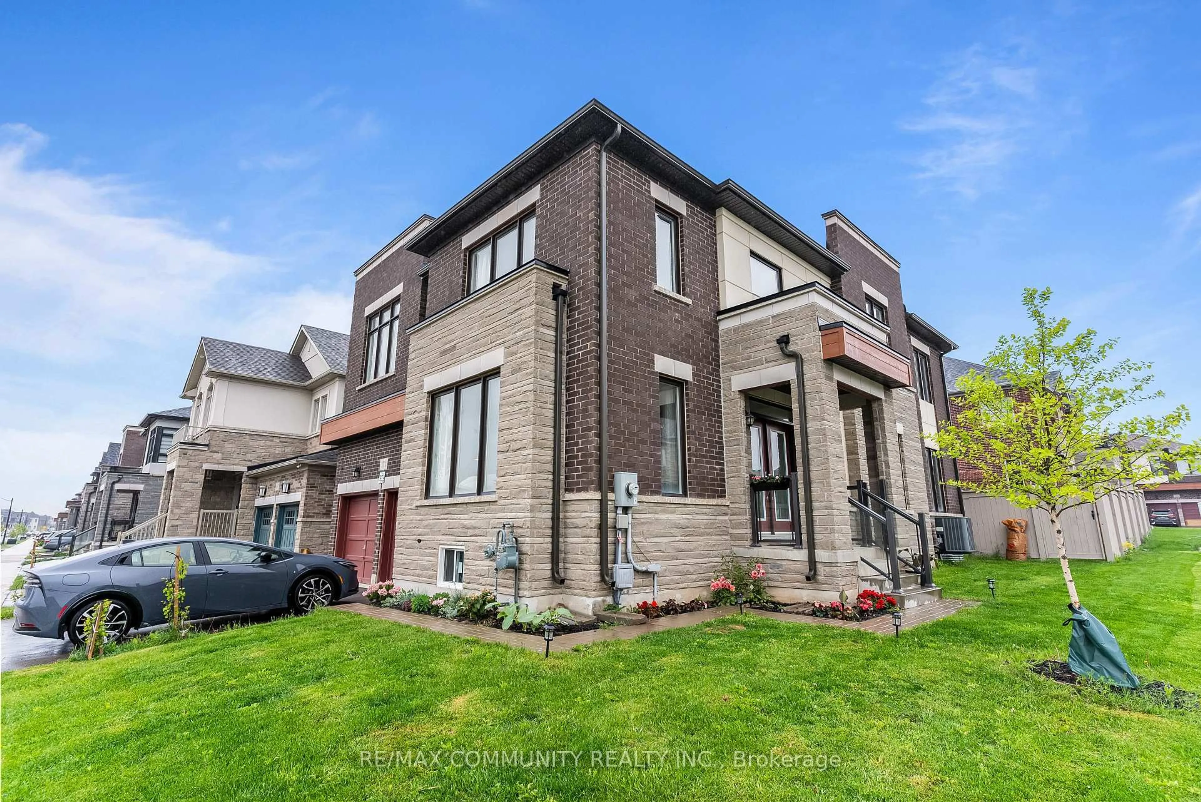 Home with brick exterior material, street for 171 Great Falls Blvd, Hamilton Ontario L8B 1Y6