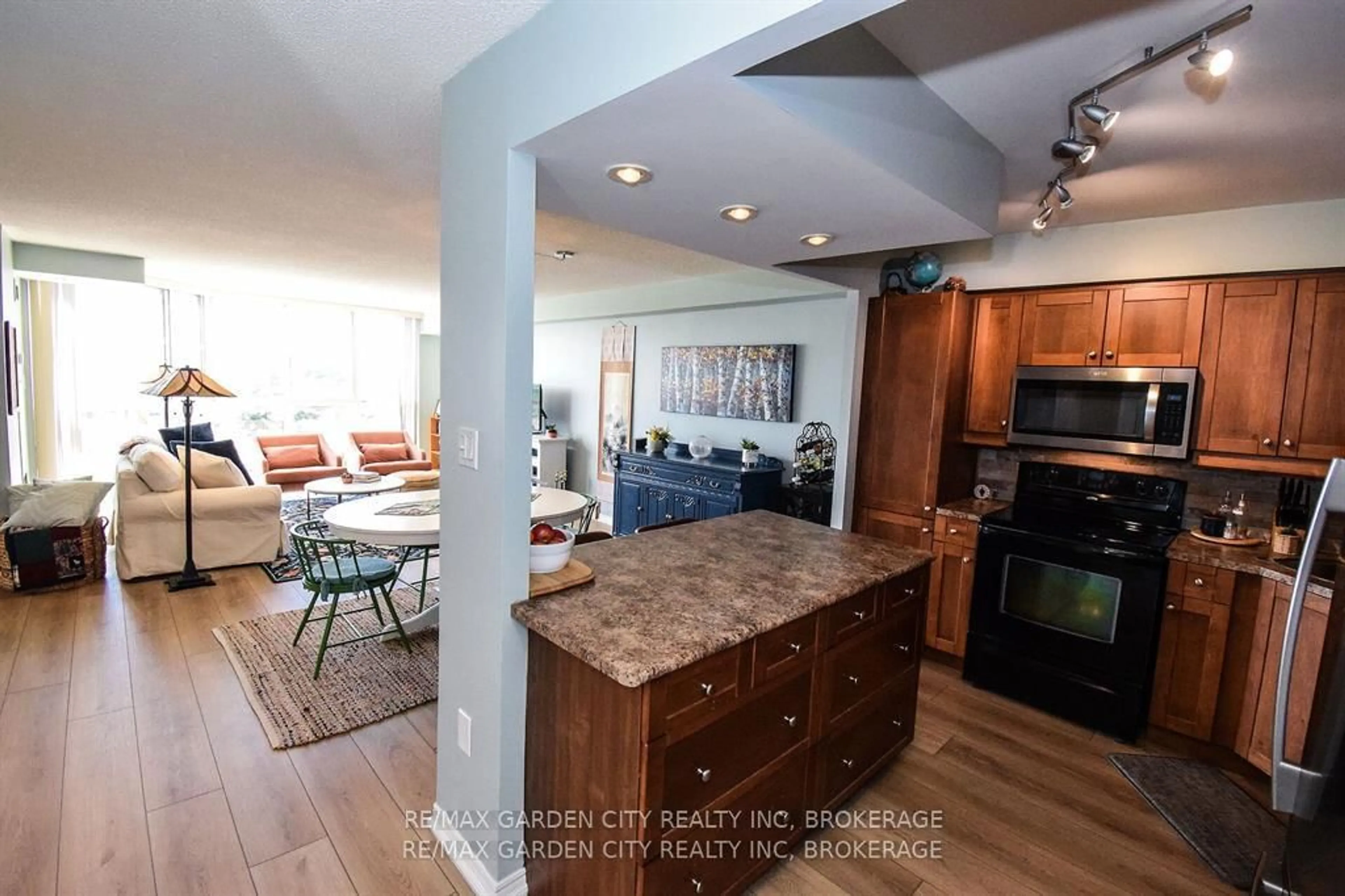 Open concept kitchen, unknown for 162 Martindale Rd #509, St. Catharines Ontario L2S 3S4
